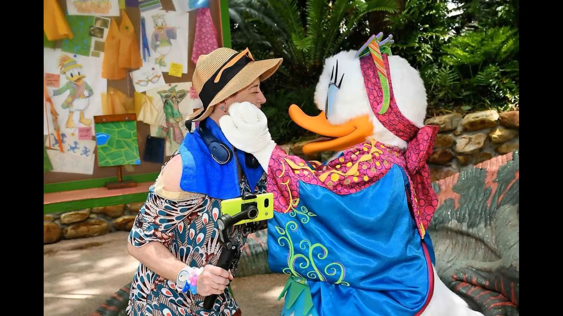 Daisy Dance https://www.tiktok.com/@laughlovelori