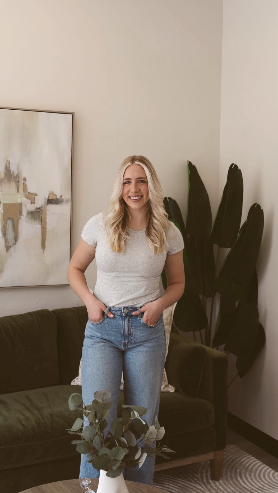 If you think it’s too soon to decorate…..you’re probably right. But Christmas is next month!!🧖🏽♀️🎄🌟Remember to prebook those holiday appointments!!