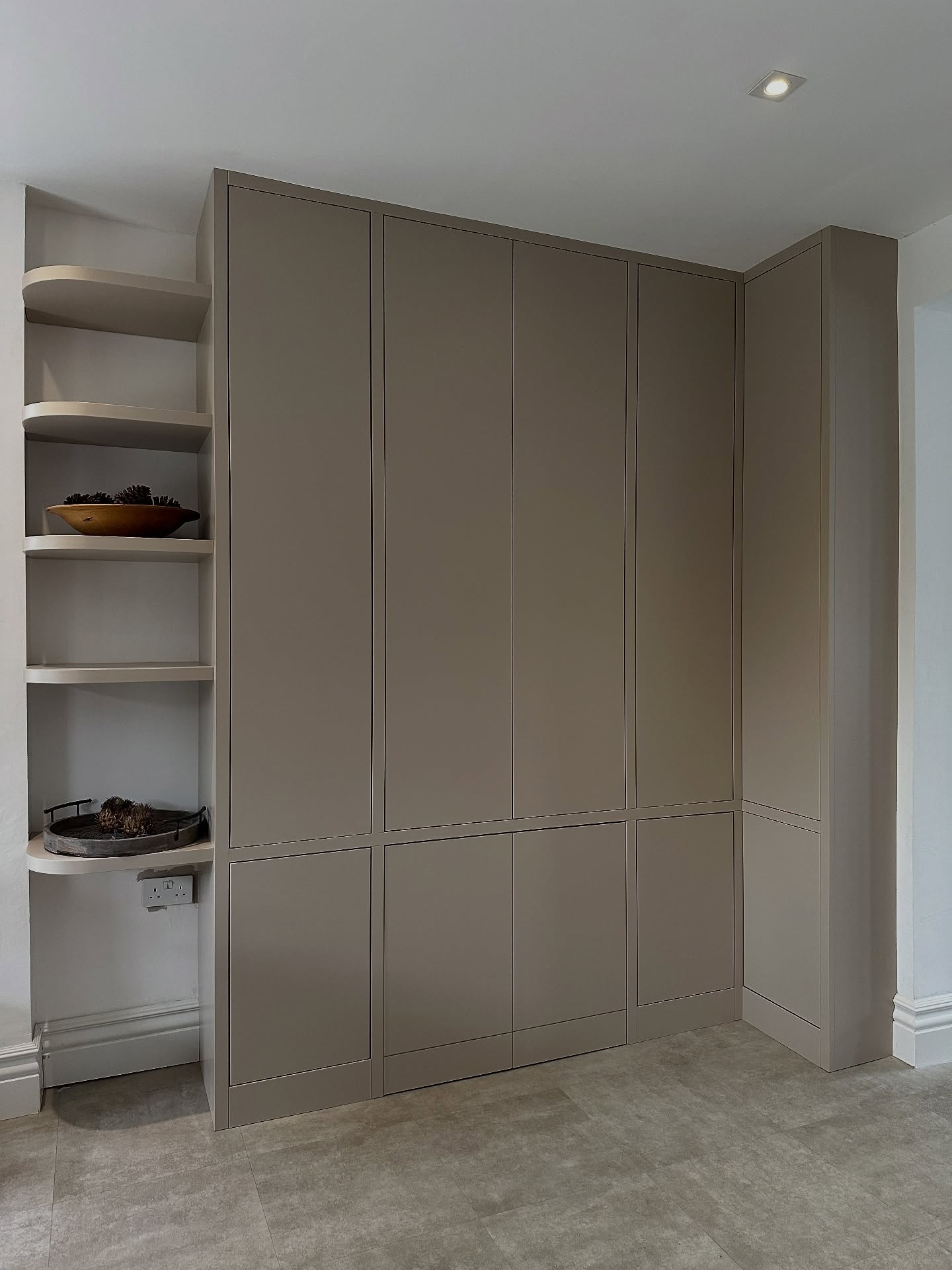 From the outset, the client wanted to incorporate a hidden desk area into a sleek, modern, seamless lounge design cabinet. I think we pulled it off stunning yet perfectly practical.
#design #handmade #home #homeofficeideas