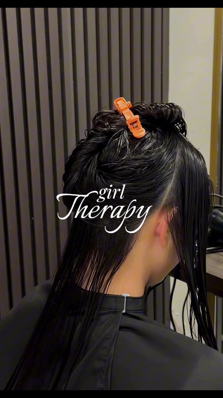 Girl therapy = coffee, and a new hairstyle 💅💖
.
.
.
.
.
#GirlsDayOut #SalonTherapy #BeautyRoutine #CloudMoments