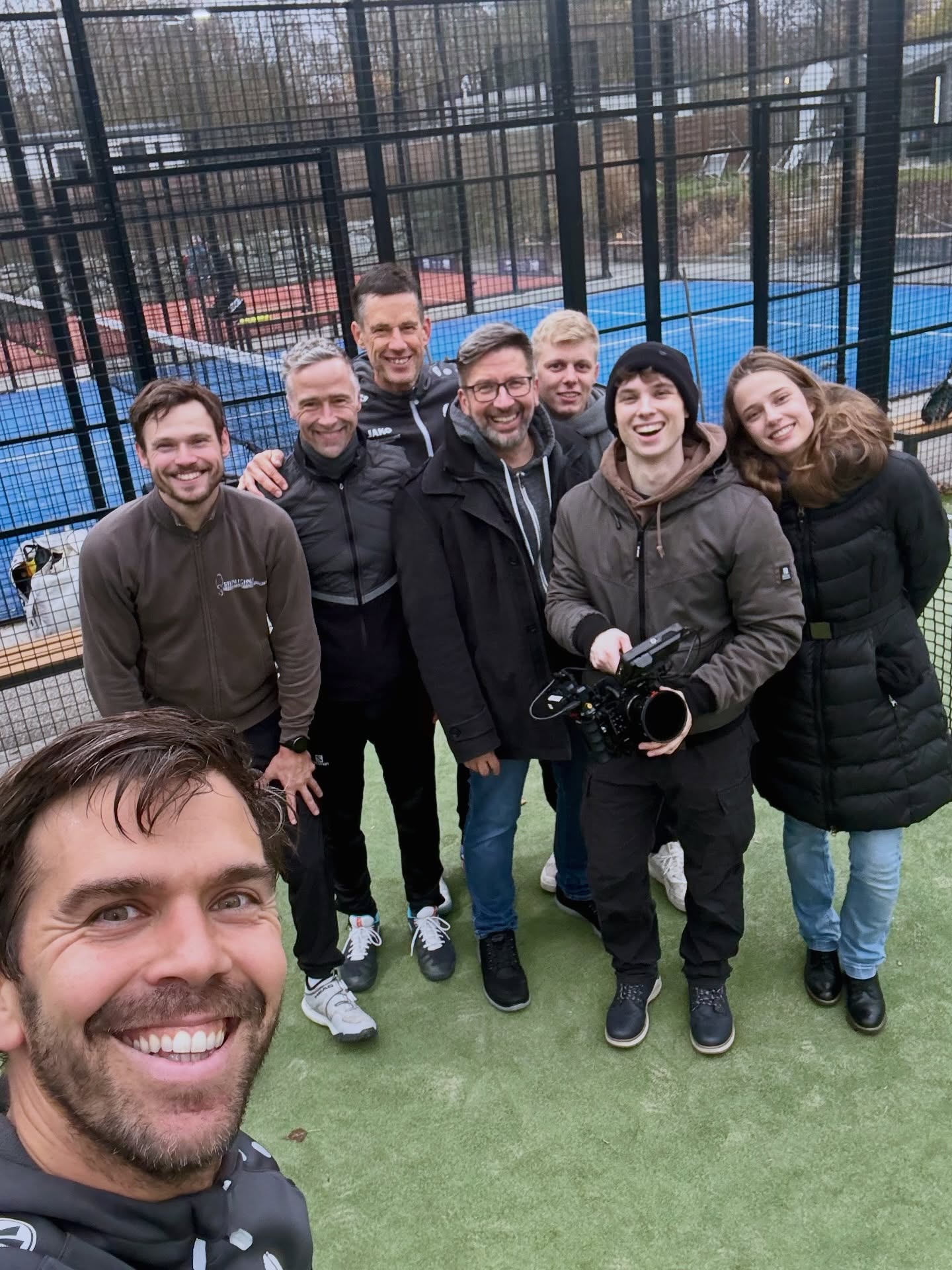 Supercooler Drehtag mit @manuels.portfolio & seiner Crew 🤩🎥
Danke an alle Mitwirkenden! 🫶
Wir sind gespannt auf das Ergebnis 😊💫
#padeltulln #padelvideo #drehtag #professionalvideography