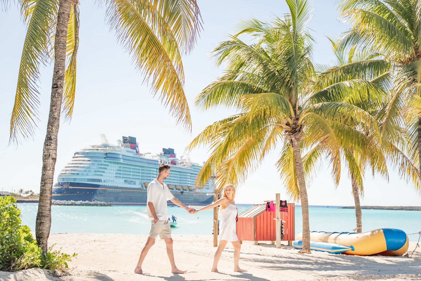 Teasing you with a couple snaps of these Castaway cuties while I get a proper sneak peek blog set up from our time on the Treasure! Too much the share and say about our sailing in an Insta post! 🤭🌴
Peep my stories for some Castaway Christmas vibes! I didn’t realize Calypso Christmas music was a thing until our most recent visit and me and Micah are obsessed. ☀️🐚⛄️
#castawaycay #disneyscastawaycay #disneyweddings #disneyfairytaleweddings #disneycruisewedding #dclwedding #disneycruisebride #disneycruiseweddingphotographer #disneycruiseweddingvideographer #dclweddingphotographer #disneyweddingphotographer #disneyweddingvideographer #destinationweddingphotography #disneytreasure #disneydestiny