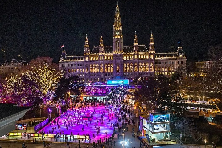 🎄✨ ¿Hueles eso? Es Navidad... ¡y los mejores mercadillos de Europa te están esperando!
🔥 Esta temporada vive una escapada mágica sin mover un dedo: nosotros lo organizamos TODO por ti.
🎁 Además, si reservas HOY, te llevas 30 € de descuento con el código BIENVENIDA25.
👀 Pero date prisa… ¡Los chollos vuelan!
📲 Link en bio para reservar tu #EscapadaExprés
#EscapadasNavideñas #MercadillosNavidad #ViajarPorEuropa #Navidad2025 #EscapadasConEncanto #OrganizamosTuViaje #ViajesNavideños #ChollosQueVuelan #AventurasDeInvierno