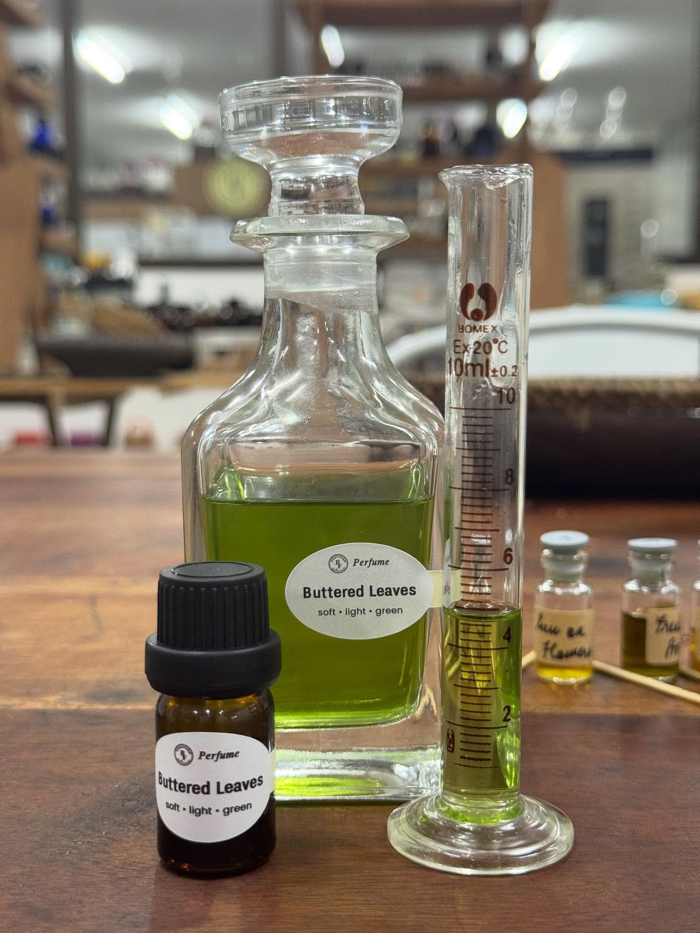 Buttered Leaves
A beautiful romantic aroma without the need to be narcotically floral. Greens of pine , tarragon & fennel govern the kalandian of Taif ( saudi ) Rose and Frangipani. Softness is brought in by Butter and a faint hint of musk. And that consistent pop of freshness from coriander , damascenone and ambrettolide make it an aroma of light lingering butter brought in by the wind as it sweeps through the branches of young leaves.
It leaves a gorgeous dry out on the skin , and sticks to the clothes that you would want to keep smelling it on you all day.
10pcs 5ml Amber Bottles in pouch with dropper
Note: Natural Perfumes are made with the precious aromatic materials extracted from nature. Behind every extraction is a love story between kilos of plant material , its farmer, harvester, and distiller.