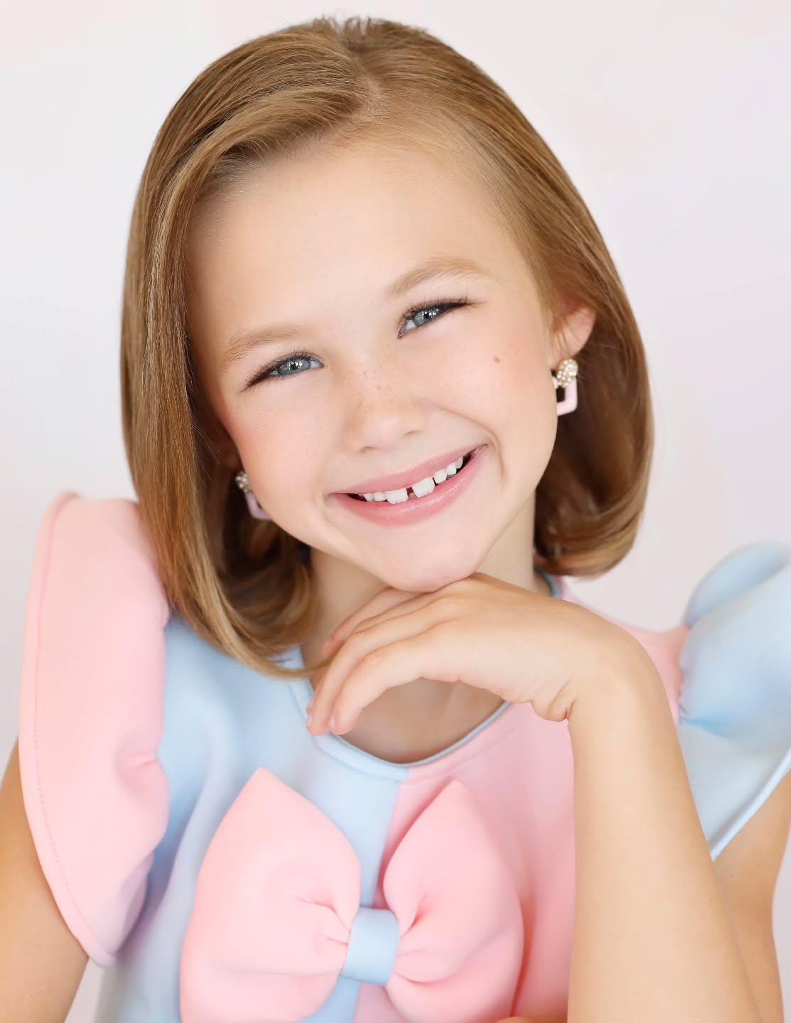 🌟NAM NATIONALS BOUND!🌟
Our tiniest human, Bristol Webster, will be heading to #Orlando in just under a week to compete in the national finals for National ALL-AMERICAN Miss Princess!!! Last year we had a blast with her as she represented Miss South Texas Princess and finished 3RU! She was also Top 5 for overall talent and won NAM Princess Photogenic!!
This year we are coming back stronger than ever!!! We are excited for her upcoming week to shine bright on the iconic NAM stage!!! Good luck, Bristol - Miss Clear Lake Princess!!!
#thecrowningmoment #PageantAdventures #PageantLife #PageantCoach #pageant #pageantqueen #beautyqueen #queen #pageantry #pageantgirl #pageantprep #goals #slayqueen #winning #winningteam #moments #crown #queen #coaching #coachlife #coaches #coach @bristoljoybelle