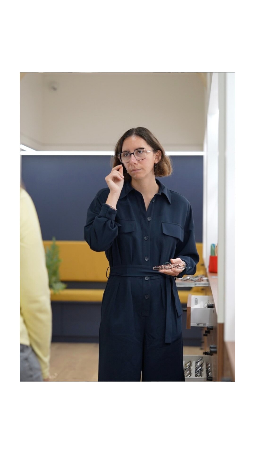 🎥 Changement de lunettes en direct !
Aujourd’hui, notre cliente passe entre les mains expertes d’Éléa 👓✨
Entre conseils morpho, style, confort et personnalité… elle l’accompagne pas à pas pour trouver LA paire qui lui ira comme un gant.
💬 Et toi, tu changerais pour quel style ?
—
Opticien Montpellier l Montpellier l Lunette Montpellier l Opticien l Commerçant Montpellier