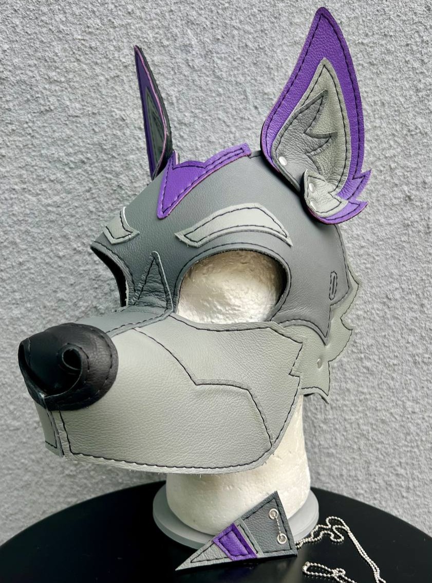 Partial Custom Werewolf hood for @ursuswolf ! 🐺🔥
www.scrapyardleather.com
#scrapyardleather #scrapyardlthr #puppiesofinstagram #puppyplay #pupplay #puppyplaycommunity #humanpup #lgbtq🌈 #humanpuppyplay #lgbtq #pups #puppyplaygear #puppyplaybdsm #puppyplaytime #petplay #humanpetplay #furries #furryfandom