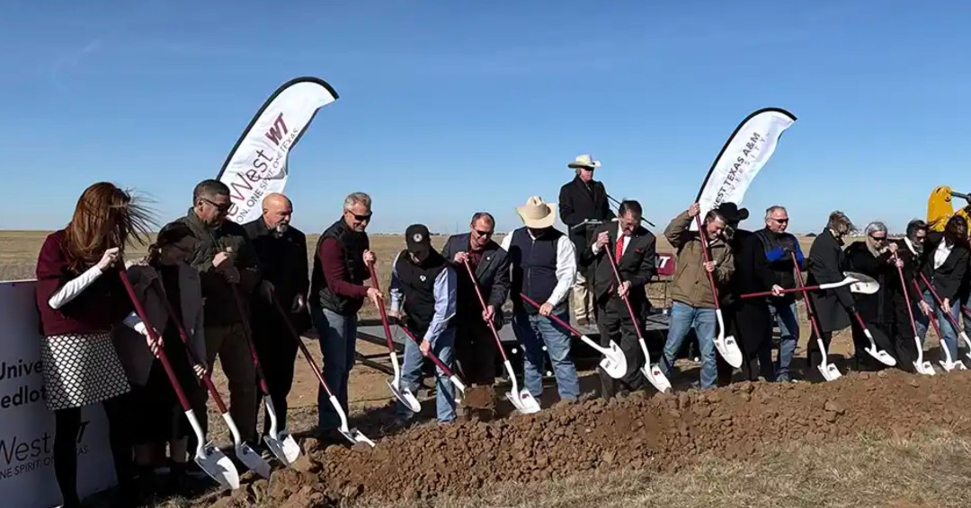 𝐈𝐂𝐘𝐌𝐈: West Texas A&M University broke ground on a $15 million research feedlot that will give students and researchers access to one of the most advanced facilities in the region. The project will include a new education center, 130 research pens, state-of-the-art monitoring technology, and a modern feed mill and processing facility. This is the kind of investment that keeps our region at the forefront of global food production. Follow the link in our bio to learn more. #TheRANGE #PanhandleAg