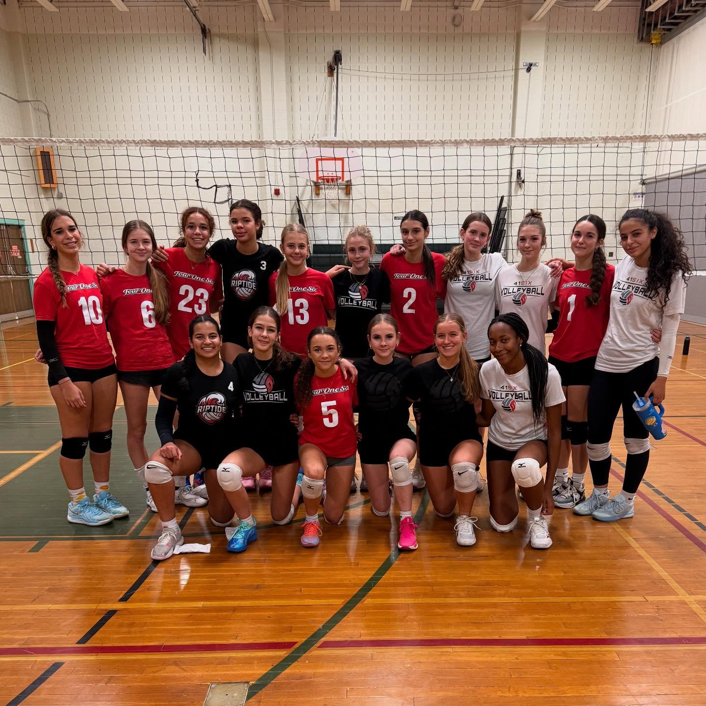 Scrimmage night success!!
It was all about growth, competition, and community. 💪🏼
@41Six_Waves welcomed @41Six_Riptide for a scrimmage as Riptide prepared for the OVA Provincial Cup this weekend.
Good luck, Riptide 🏐🌟