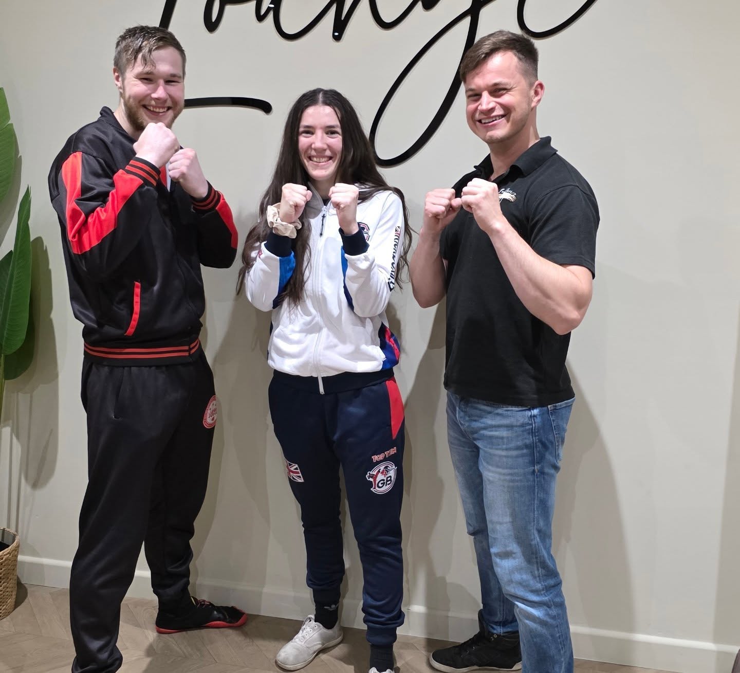 We’re excited to announce our partnership with Celtic Warriors School — Cardiff’s elite combat gym led by TWO WAKO British K1 champions. 🥊🔥
Coach Alannah is heading to the WAKO World Championships in Abu Dhabi next week, and we’re proud to support her performance, recovery and preparation here at Cardiff Wellness Lounge. We’ll be part of her journey every step of the way. 💚
Celtic Warriors are the real deal — serious, technical coaching with a friendly culture and a genuine pathway into the GB Kickboxing Team. They train beginners, kids and fighters with proper skill development, no ego, and a beautifully kept new gym that’s built for growth.
If you’re into combat sports, want to sharpen your skills, build confidence, or train like an athlete…
👉 Check them out. @celticwarriorschool
These guys are raising the standard in Cardiff.
Let’s go, team — and best of luck to Alannah on the world stage! 🇬🇧✨
#CardiffWellnessLounge #CelticWarriors #Kickboxing #AbuDhabi2025 #WAKO #AthleteRecovery #TeamGB #CardiffFitness #FightCamp #PerformanceAndRecovery