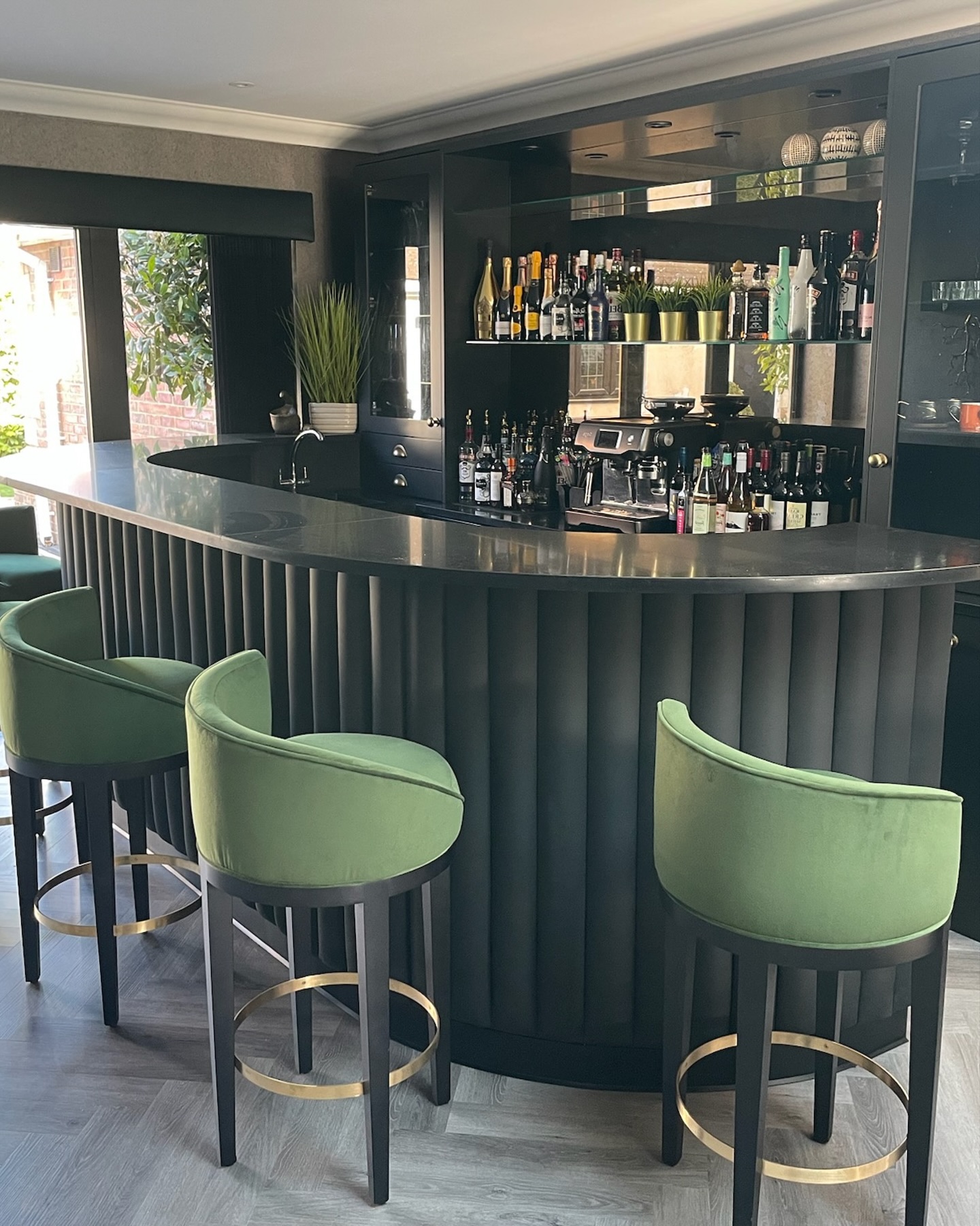 🍸 Bring a touch of luxury to your Essex home with a bespoke bar.
From little corner bars for glassware and display, to fully fitted wet bars with sinks and storage, every design is made around how you live and entertain. All at an affordable price.
We can even transform your existing cabinetry with new doors, worktops, and finishes for a complete makeover.
Perfectly crafted. Built to last. Designed for you by Frazer Lewis.
📞 Call 01268-201900
#FrazerLewis #BespokeBars #HomeBarDesign #HomeBarsEssex #BasildonHomes #EssexInteriors #BrentwoodLiving #HornchurchHomes #BarMakeover