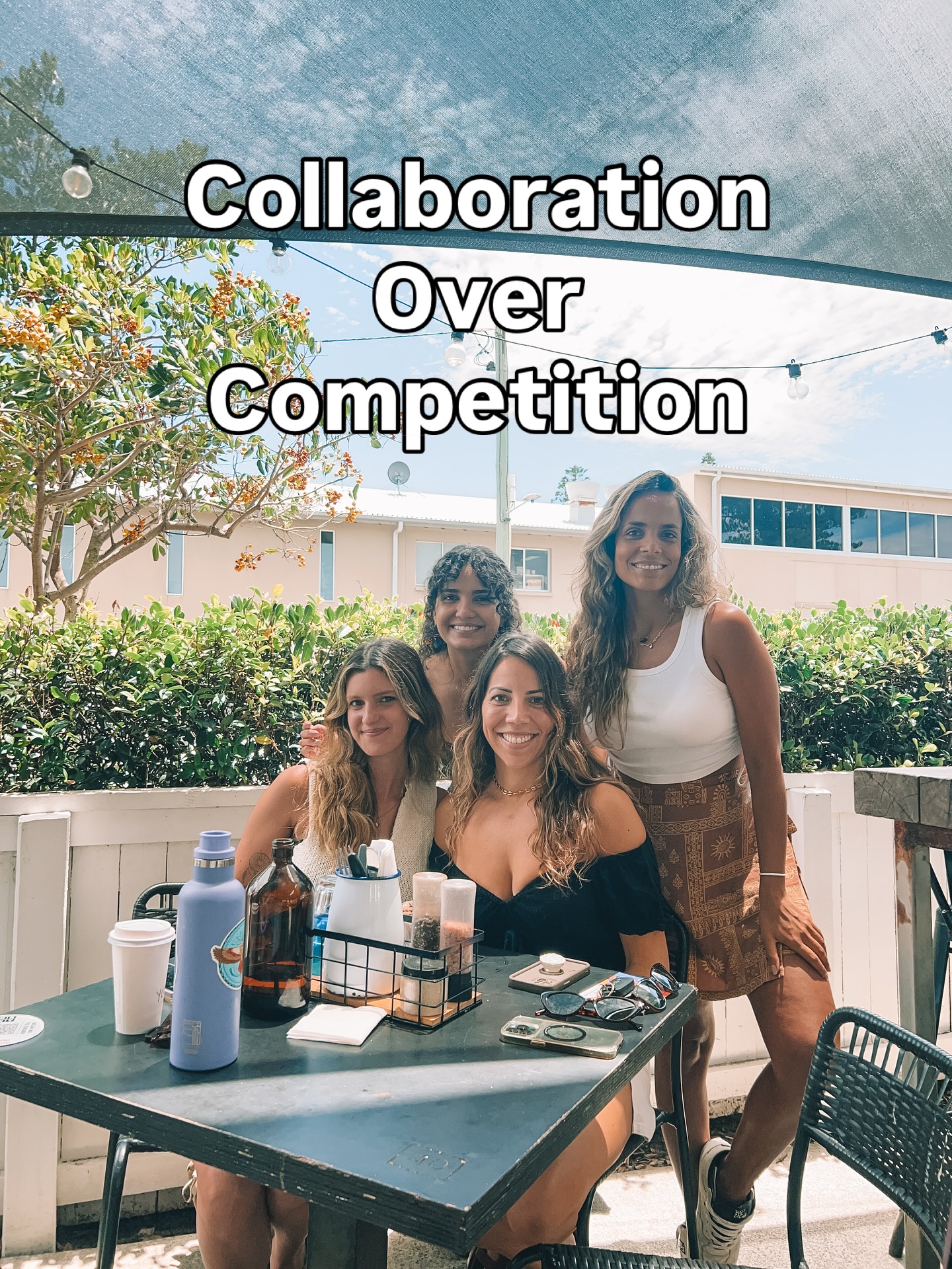 Today I want to talk about the importance of strengthening the artistic and creative community — and why collaboration between us is essential.
I’ve always believed in collaboration, not competition. In my view, we are unique, abundant, and endlessly creative beings. The idea of competition comes from a scarcity mindset imposed by the system — but it’s not who we truly are. ✨
When we break through that illusion and understand that every single one of us holds the power to co-create, everything shifts. The whole game changes.
This week I had a very special gathering with a group of Brazilian artists living here on the Gold Coast. These women are a huge inspiration to me, and the exchange we had was deeply enriching. There is something priceless about spending time with people who speak your language — in every sense. People who understand your path, your challenges, your passions. People you can learn from, share with, ask questions, offer advice, and grow alongside.
And moments like these remind me of something powerful: we rise higher when we rise together.
Collaboration expands us. Community nourishes us. Creativity blossoms when it is shared.
Here’s to supporting one another, celebrating each other’s gifts, and building a world where art — and artists — thrive together. 🤍✨
👉🏾 To keep you inspired, don’t forget to follow these incredible artists. 🧑🏽🎨 ❤️