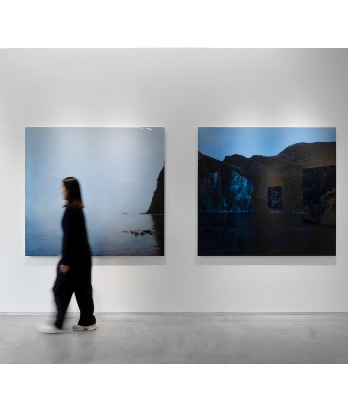 YOKO ICHIMURA Exhibition
「Point of Landscape」
会期は16日まで✨
期間中は毎日ギャラリーにおりますので、
ぜひお立ち寄りください✨
会期: 2025年11月11日(火)〜11月16日(日)
会場: seeen(東京都渋谷区神宮前4-13-12)
時間: 11:00〜19:00(最終日17:00まで)
•
•
•
•
#yokoichimura #pointoflandscape #seeen #soloexhibition
#tokyoartscene #japaneseartist #contemporaryart
#mixedmediaart #photographybasedart #washiart #resinart
#landscapeandidentity #memoryandtime #layeredlandscape
#urbanlandscapeart #natureandcity #artandmemory
#artcollector #artcurator #artshow #artmagazine
#個展 #現代アート #写真作品 #風景表現