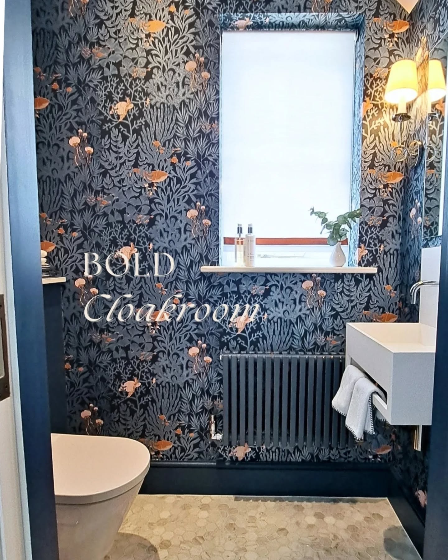 Small cloakroom? Go bold! ✨
This compact space features dark blue botanical wallpaper with copper undersea creatures, from @casadeco_official, paired with hexagonal marble floor mosaics. The result? A fun, dramatic cloakroom that makes a real statement.
Swipe across for before and afters and see what my client had to say about her bathroom designs.
Planning a cloakroom or bathroom renovation in Surrey? Let's chat! 💙
Design by @anitadevilliers_interiordesign
#BathroomDesignSurrey #SurreyInteriorDesigner #CloakroomDesign #InteriorDesignSurrey #BathroomRenovation
