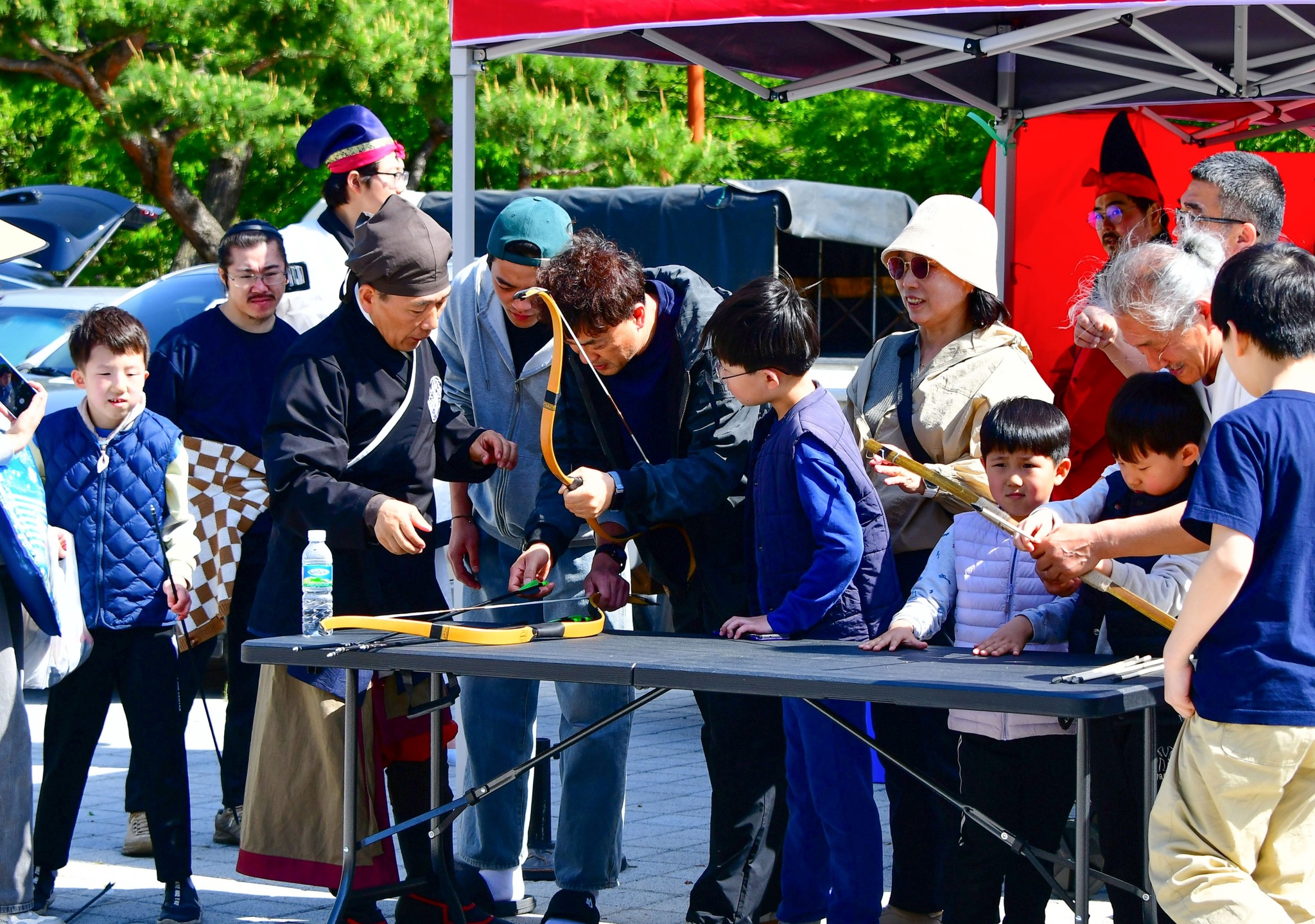 한국24반무예문화진흥원에서는 초등학생부터 성인, 시니어 클래스까지
전 연령층을 위한 전통무예 교육 프로그램을 운영합니다.
개인 맞춤 1:1 수련부터 단체·기관 대상 그룹 수업까지,
체계적인 커리큘럼을 통해 전통무예의 기술과 정신을 함께 전수합니다.
교육 프로그램, 시간표, 수강료 등 자세한 문의는
👉 인스타그램 DM 또는 웹사이트 이메일로 1:1 문의해 주세요.
📩 Instagram DM: @muye24ban_official
✉️ Email: info@muye24ban.com
🌐 웹사이트: www.muye24ban.com
The Korea 24-Ban Martial Arts Promotion Institute offers traditional martial arts training programs for all age groups — from elementary students to adults and seniors.
Our curriculum includes personalized one-on-one coaching as well as group classes for schools, organizations, and communities, combining technical mastery with cultural heritage.
For detailed information on programs, schedules, and fees,
👉 please contact us via Instagram DM or email for a direct 1:1 consultation.
📩 Instagram DM: @muye24ban_official
✉️ Email: info@muye24ban.com
🌐 Website: www.muye24ban.com
#24반무예 #한국전통무예 #무예교육 #무예수련 #초등클래스 #성인클래스 #시니어클래스 #KoreanMartialArts #TraditionalMartialArts #Muye24ban #MartialArtsTraining #MartialArtsEducation #KCulture #GroupTraining #1on1Training #KMartialArts #korea24banmuye