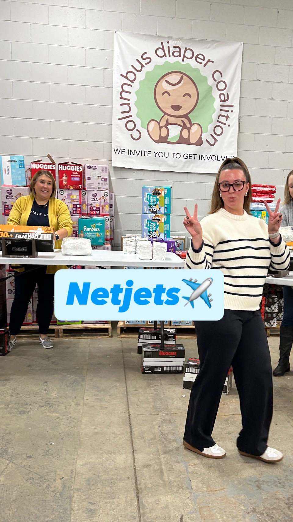 NETETS✈️ Timelapse Moment📸 teamwork in action ⭐️Great Energy ⚡️with a heart to serve. Together we packed 5,800 diapers impact 232 babies 💙💙 And the kindness didn’t stop there🫶Diaper drive results 2,244 baby wipes 💙 💙834 diapers in sizes 5&6- requested the most #diaperneedawareness #netjets netjetgives #communityimpact #614 #leadership #volunteer #give #cbusdiaperco #forthekids❤️