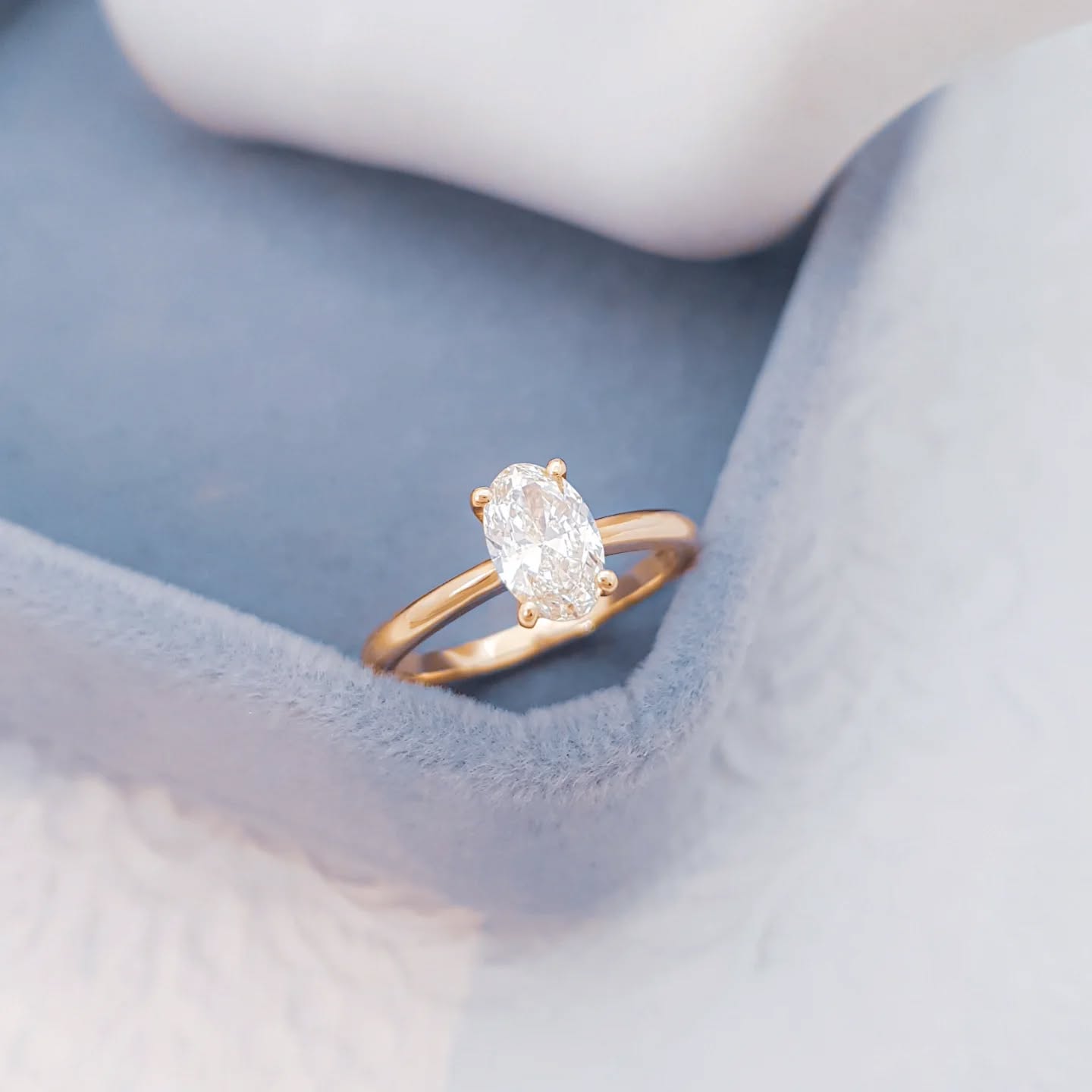 The Natural Diamond 𝑶𝒗𝒂𝒍 𝑺𝒐𝒍𝒊𝒕𝒂𝒊𝒓𝒆 - classic, timeless, unforgettable
info@dewetjewellers.com