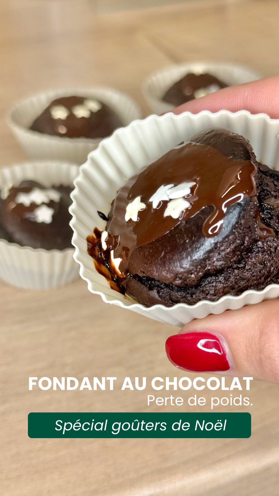 Un goûter de Noël… ou pour toute l’année ! dans sa version chrono gourmande 🍫✨
Moelleux, fondants, régressifs — mais toujours pensés pour respecter votre métabolisme.
Ces petits fondants sont prêts en quelques minutes et contiennent seulement ce qu’il faut pour une gourmandise équilibrée.
Il vous faudra du chocolat noir, des œufs, de la compote, de la levure et du café soluble !
Ils vous tentent ? Commentez « CHOCOLAT » et je vous envoie la recette détaillée par message 🤎
Vous allez adorer… et vos invités aussi.
#pertedepoids #chocolat #fondantauchocolat #goûter #dessert #alimentationsaine #gourmandise