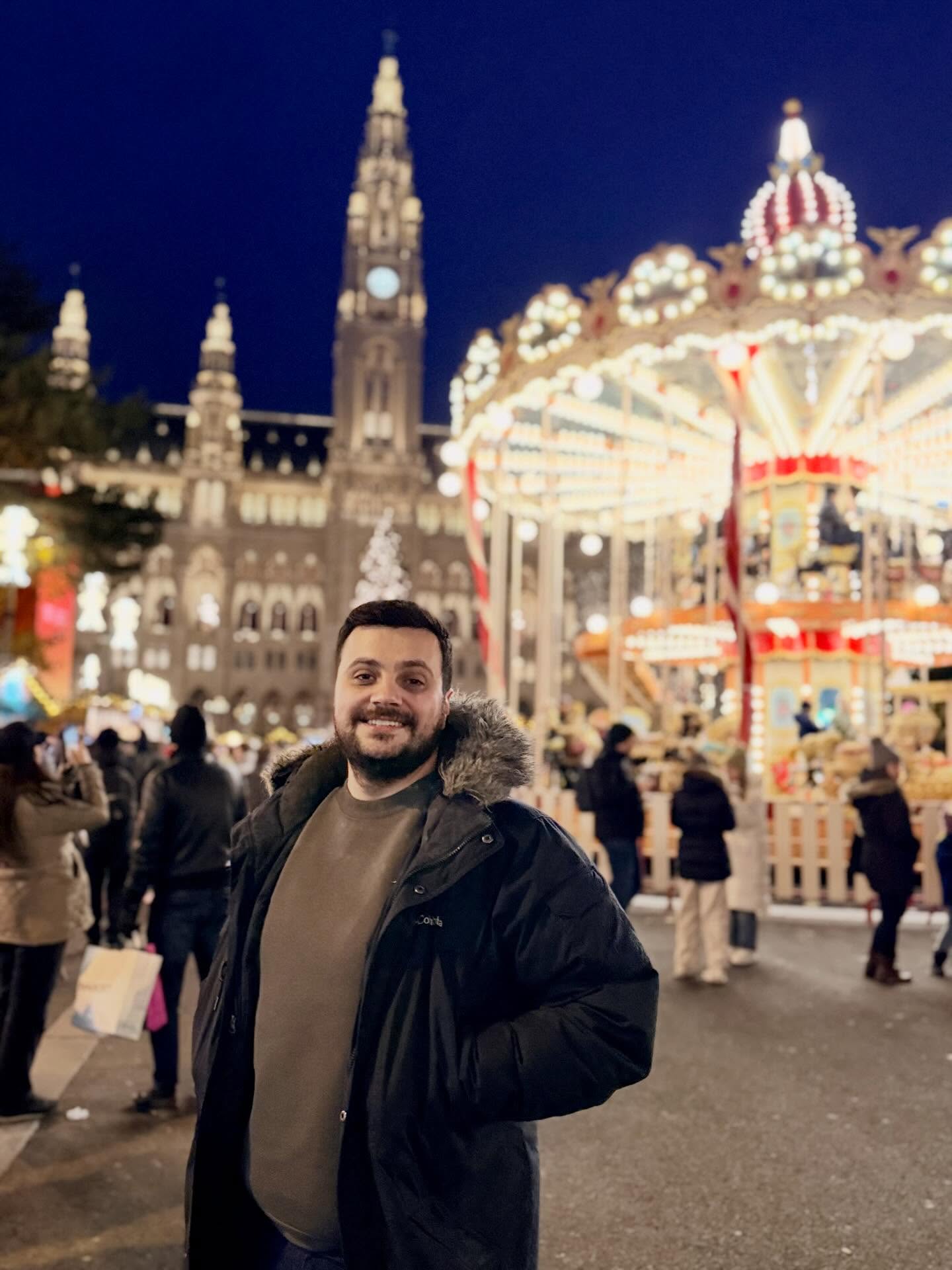 Frohe Weihnachten aus Wien 🌲🎅🏻🇦🇹🇪🇺
#noël #vacances #austria #wein #rathaus #bisher #tarazi #travel #france