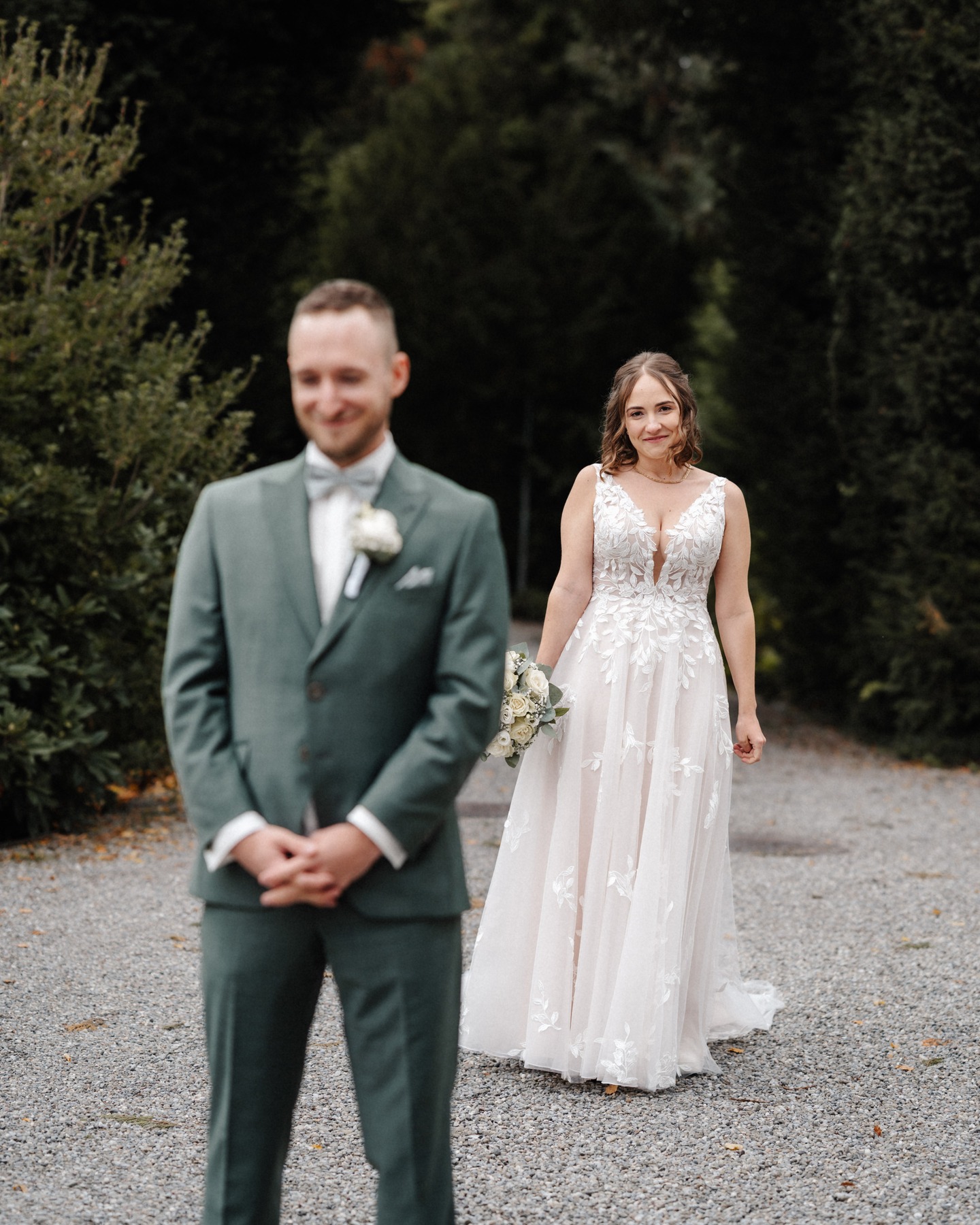 Oh wow die letzten Monate vergingen wie im Flug. So viele schöne Hochzeiten, so viele liebe Paare, emotionale Reden, tränenreiche First Looks, coole Partys und sooo viel Wertschätzung. Ich bin unglaublich dankbar für alles was ich in dieser Saison mit euch erleben durfte🙏🏻 ...
.
.
.
#landgasthof_au
#swissweddingphotographer
#swissweddings
#hochzeitsfotografschweiz
#hochzeitsfotografie
#schweizerhochzeit
#heirateninschweiz #swisswedding #justmarried#heirateninschweiz #swisswedding #weddingflower