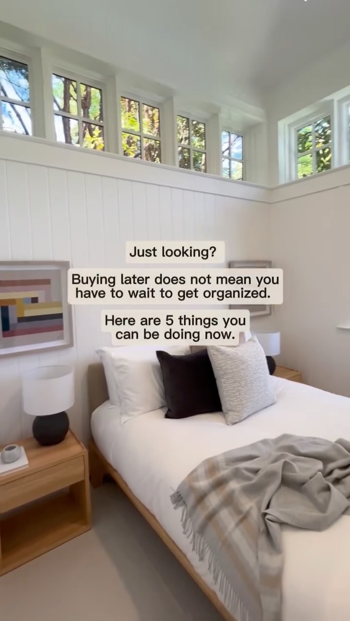 5 things you can be doing now, plus a bonus tip 😉
1. Check your credit score so that you will have an opportunity to improve this if you need to. This may help you to get a better rate with lenders.
2. Open a FHSA (First Home Savings Account) so that you can start putting money aside for your down payment and have tax-free growth.
3. Connect with a mortgage broker to make a plan for your best options when it comes time for pre-approval.
4. Explore neighbourhoods and get clear on your must-haves.
5. Set up an auto-email home search with me so you can watch the market in real time and see what’s happening with homes in your area/budget.
✨✨Bonus! Download the Buyer Bundle for more in-depth tips and a step-by-step guide. 💌 Link in bio.