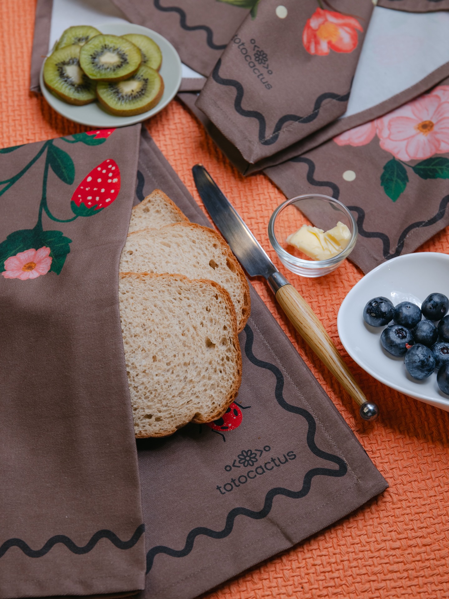 When you bring good design into your home, your everyday feels different. Our tea towels add a gentle touch of color, comfort, and joy to the little moments.
#totocactus #teatowel #teatowels #teatowelvintage #kitchen #kitchengarden #kitchenset #kitcheninspiration #kitchentea #art #handillustrated #kitchentowel