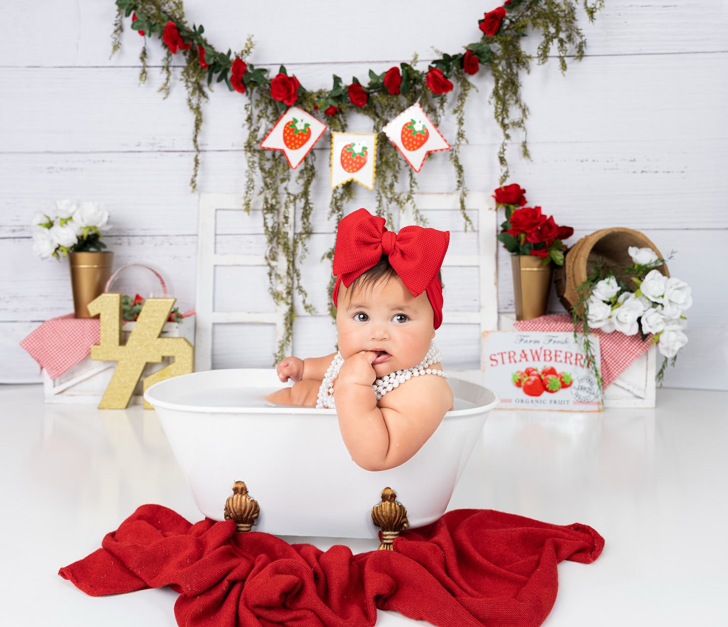 Cake Samsh Photo Session in Orlando, FL ! 🎂
#gorgeouspicturephotographygorgeouspicturephotography #orlandophotography #orlandophotostudio
https://www.gorgeouspicture.com/cake-smash-photo-session