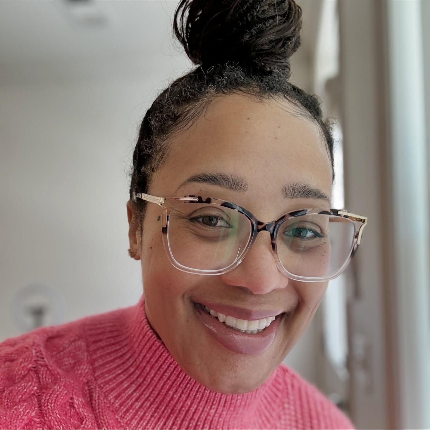 You’re waiting for the perfect moment, but other people out here making a ton of money with half thought out ideas🙋🏽♀️
Stop being your biggest hater
What do you wish you’d stop doing to yourself in business ?⬇️
#businesswoman #business #womenowned #womeninbusiness #businessownerlife