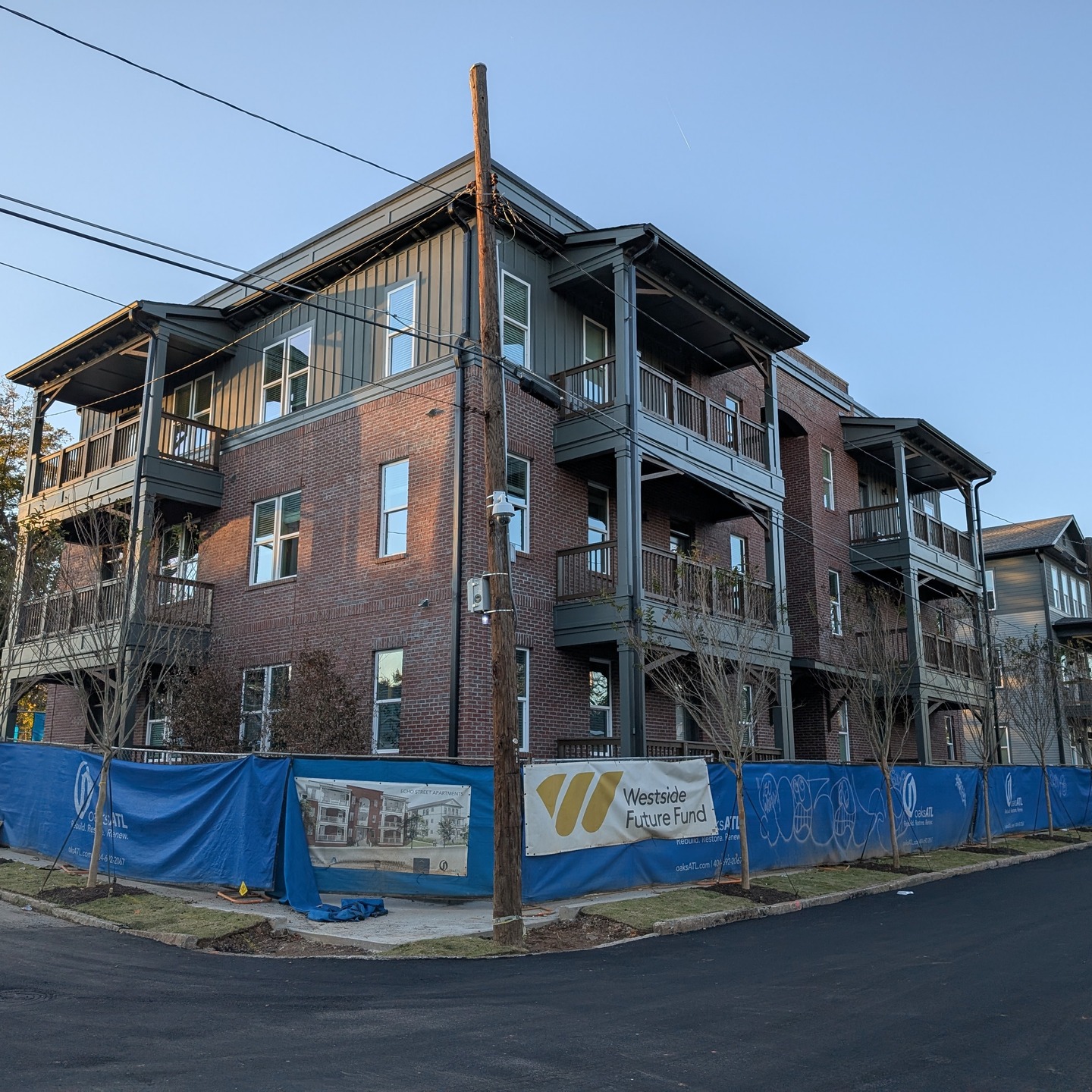 The latest update from our Echo project for @westsidefuturefund with @oaks_atl.
Everything is coming along nicely thanks to the diligent supervision from the neighborhood cat (slide 2).