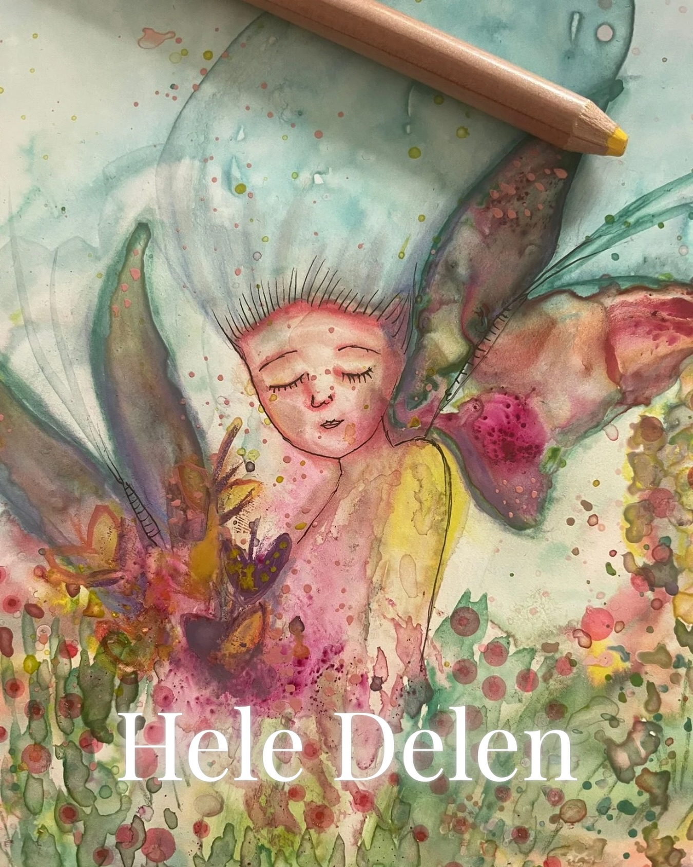 Ik zat nog midden in het proces van Drijfveren toen er ineens een nieuw idee ontstond. Geïnspireerd door mijn dochter, die steeds vaker vroeg of ze een kaartje mocht trekken. Maar in mijn hele collectie had ik geen enkel deck dat aansloot bij haar vragen en belevingswereld. Dus dacht ik: waarom maak ik het dan niet zelf? 😊
Net als bij Drijfveren kwamen alle sleutelwoorden in één grote download. Maar dit keer wist ik meteen: de beelden ga ik niet zelf maken. Want ik wist precies wie dat wél kon. Dat kon maar één iemand zijn. En als zij het niet zou doen, zou ik het idee weer loslaten.
Ik benaderde @debeeldgids zonder twijfel. Ook al had ze eerder gezegd dat ze “nooit meer een deck zou maken”. Dat had ik immers zelf ook gezegd 😊 Ik legde mijn idee voor en niet veel later kwam haar reactie: “Wat vind ik dit prachtig! Ik denk graag met je mee en vind het heel leuk om hier beelden bij te mogen maken. Het stroomt bij mij ook meteen al.”
Dat was 13 mei 2024. En stromen deed het 💫
Dit was het allereerste beeld dat Marije maakte en stuurde om af te stemmen of dit was wat ik voor me zag. Dat was het niet. Dit was veel beter dan ik zelf had kunnen bedenken 💖
Door dat eerste beeld te zien kwamen de woorden vanzelf. Verrassend genoeg in de vorm van kleine gedichtjes. Ook dat had ik niet zien aankomen. Maar zo bleven ze komen. Beeld na beeld. Ze kwamen tot leven en vertelden ieder hun eigen verhaal. Die zijn inmiddels allemaal opgetekend.
En ook al is de vormgeving nog niet gedaan, we voelen allebei de kriebel om alvast een klein inkijkje te geven in de wereld die we samen creëren. Een wereld waarin iedereen welkom is en zijn eigen unieke stukje bijdraagt.
Wil jij daar ook onderdeel van worden? Schrijf je in op de interesselijst (link in bio) om als eerste te horen wanneer het deck de wereld in gaat 💫
#kaartendeck #kinderkaartendeck #innerlijkkind #creatiekracht