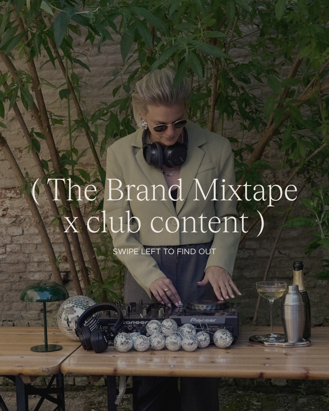 Practice what you preach 👏🏻
In onze club bouwen we niet enkel merken volgens The Brand Mixtape —
we leven het zelf, elke dag opnieuw.
Onze eigen brand is ontstaan uit exact dezelfde fases:
🪩 Merkstrategie & Human Design — afstemmen op onze energie, waarden en flow.
🪩 Creatie & vormgeving — een visuele identiteit die klopt met wie we zijn.
🪩 Contentproductie — editorial, gelaagd en herkenbaar.
🪩 Tools & Automatisaties — systemen die ons ritme dragen.
🪩 Contentcreatie & campagne — storytelling met strategie in de mix.
Alles wat we doorgeven in The Brand Mixtape traject hebben we zelf getest, gevoeld en verfijnd — backstage in onze eigen club.
En nu is het aan u.
DM 'TBM' voor meer info of vul meteen onze in-take vragenlijst in via de link in bio!