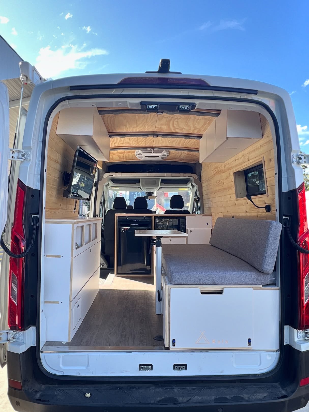 LDV Delivery 9 β
Custom layout designed for your van + lifestyle
Surfbox design
Full cabinetry: kitchen, storage, overheads
Electrical system: battery, charger, inverter, lights
Solar setup
Water system: tanks, pump, plumbing, sink
Insulation, flooring + wall/ceiling lining
Slide-out kitchen + pantry options
Lighting package (LED + dimmers)
Accessories: awnings, microwave and fridge
This campervan is ready to chase the magic πͺ
#kataLDV #ldvdelivery9 #camperlifestyle