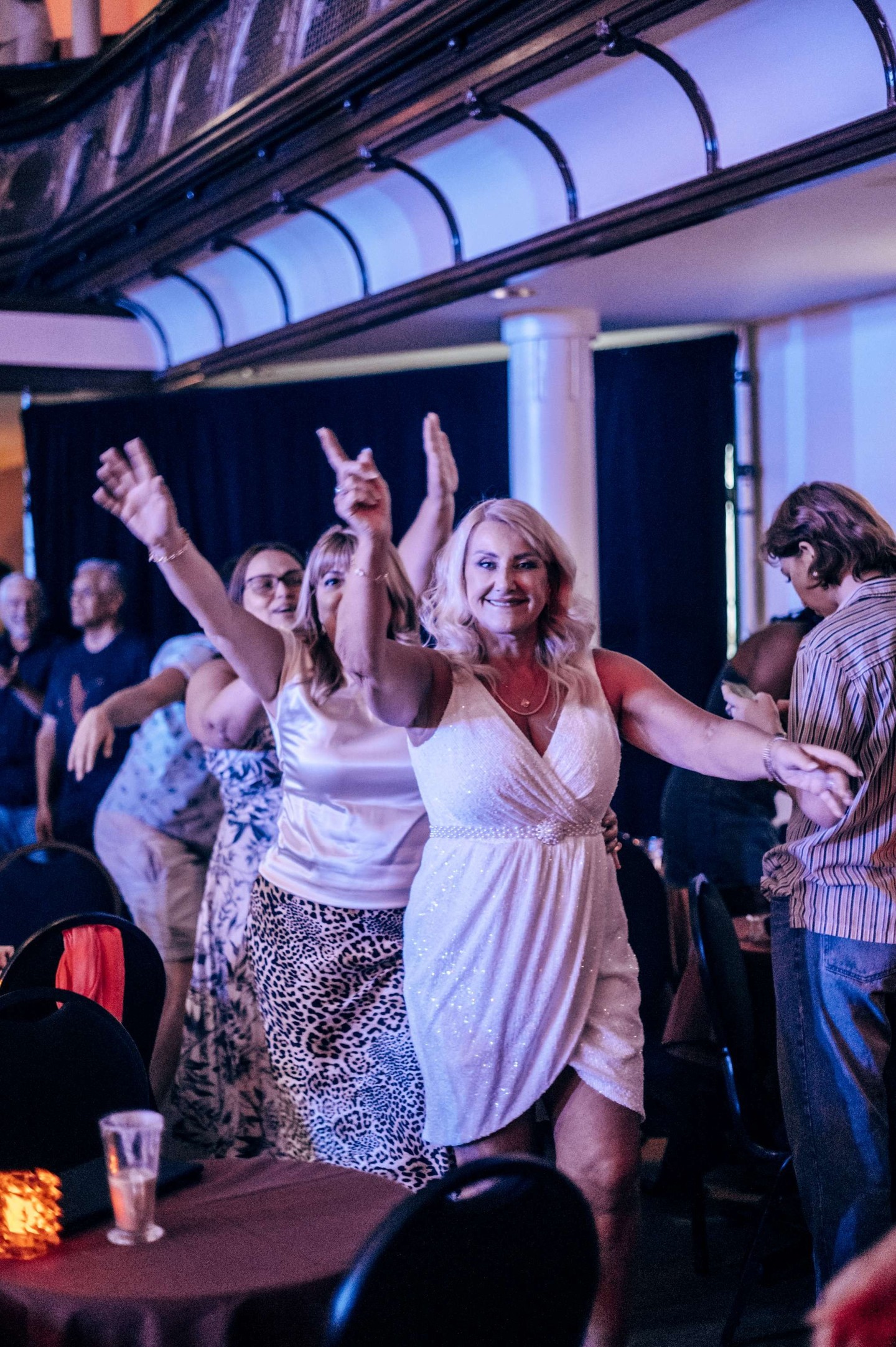 Quand la musique commence, la fête s’enflamme! Vivez des soirées inoubliables avec des spectacles live, une délicieuse cuisine et une ambiance magique au Le Balcon — là où chaque moment devient une célébration!
🎟 Billets disponibles sur lebalcon.ca
When the music hits, the good times roll! Experience unforgettable nights filled with live shows, delicious food, and pure joy at Le Balcon — where every moment turns into a celebration!
🎟 Tickets available at lebalcon.ca
#LeBalconMontréal #SpectacleLive #SouperSpectacle #VieNocturneMontréal