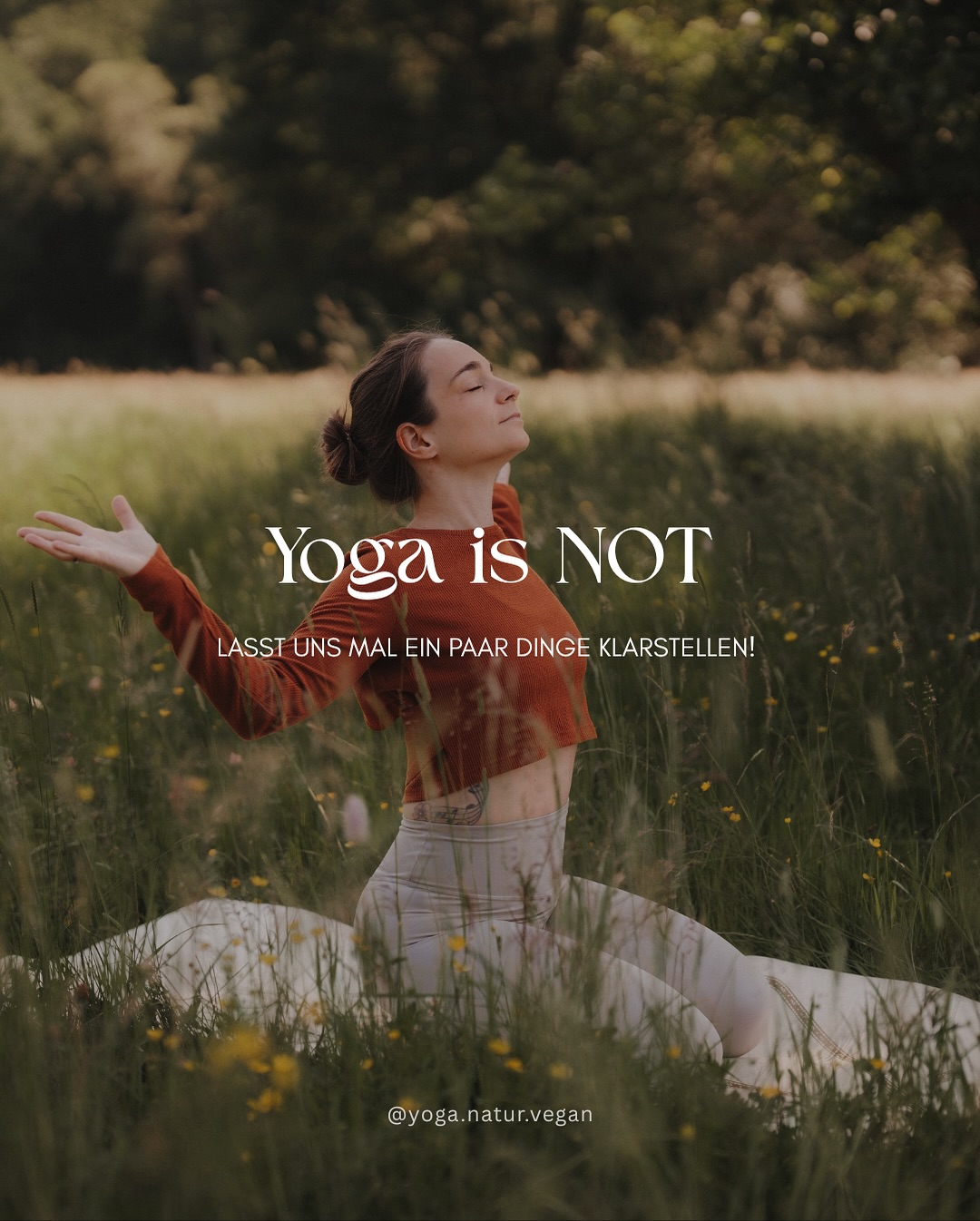 Glaub mir, Yoga ist kein Luxus, kein Regelwerk und schon gar nichts, wofür du „bereit“ sein musst.
Es ist Beziehung – zu deinem Körper, deinem Atem, deinem Sein.
Es ist Selbstfürsorge – manchmal zart, manchmal kraftvoll, manchmal einfach notwendig.
Ich weiß, wie verfälscht oder auch einschüchternd das Bild von Yoga oft wirkt.
Aber Yoga ist nicht für bestimmte Körper gemacht – Yoga ist für dich gemacht.
Egal, wo du stehst, wie du dich fühlst oder wie beweglich du bist.
Es geht nicht um Perfektion.
Es geht um Verbindung.
Immer wieder – zurück zu dir. 🌿🤍
#yogaisnot #achtsamkeit #yogafürfrauen #selbstfürsorge #innerereise #echtsein #yogaverbindet