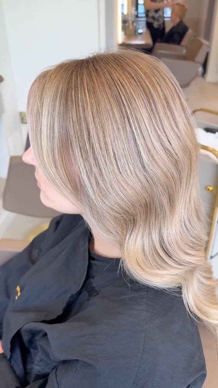 WEDDING SOS 🆘
So this gorgeous bride to be came to me with hair that she felt was to warm from other previous colour services. She wanted a cleaner natural look ready for her big day. Colour corrections are always a process but for her first appointment we are obsessing over this gorgeous transformation to creamy blonde and excited about eliminating more of the warmth over time 💕
#blondespecialist #wella #blonde #hairdresser #k18 #handforth #wilmslow #babyblonde #cleanblonde #blondehair
