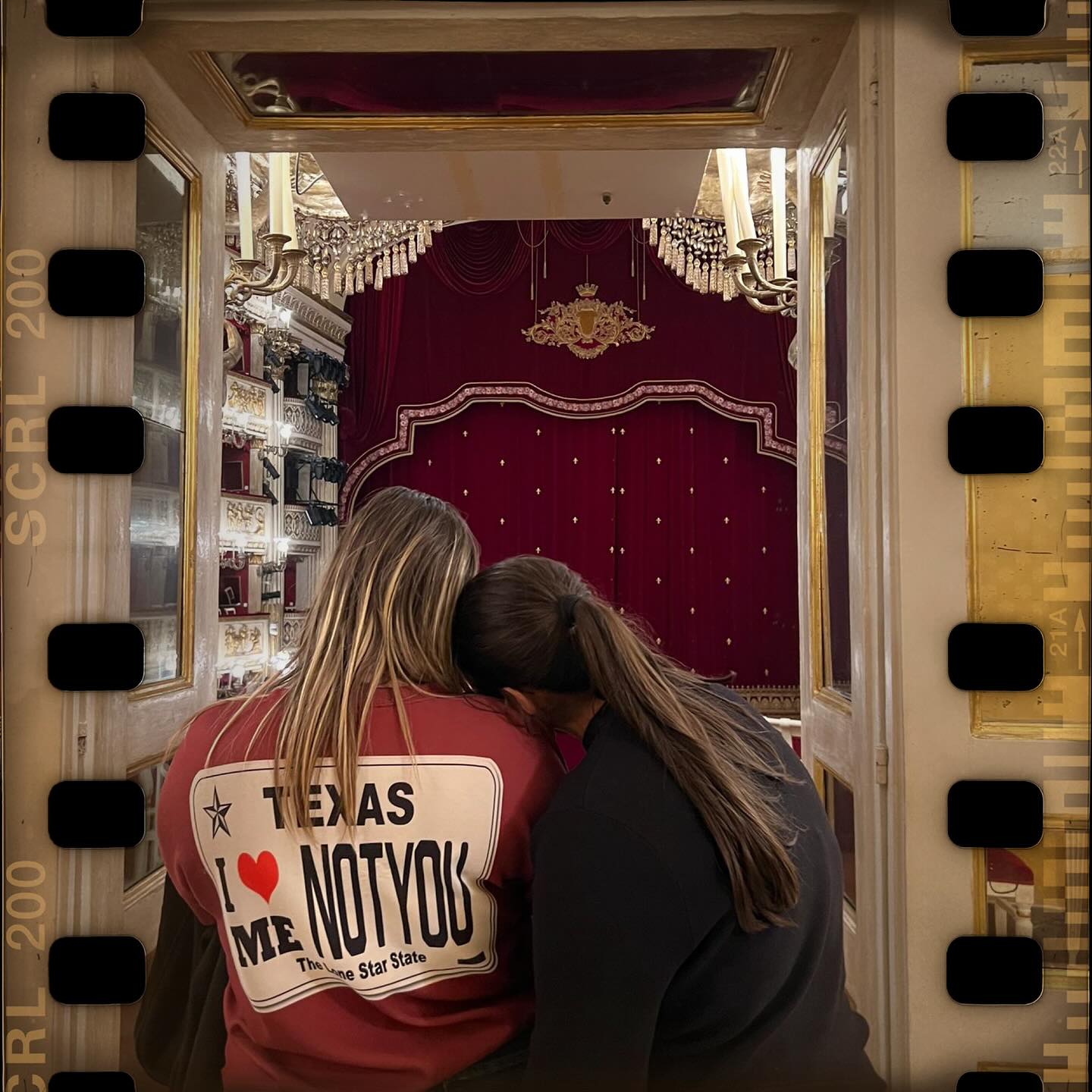 Questa visita al teatro è stata come entrare in un mondo in cui storia e arte si incontrano: ci ha fatto apprezzare la sua straordinaria bellezza e la ricchezza della sua storia. - Maria Massa, Club Femminile 17-18 anni ❤️