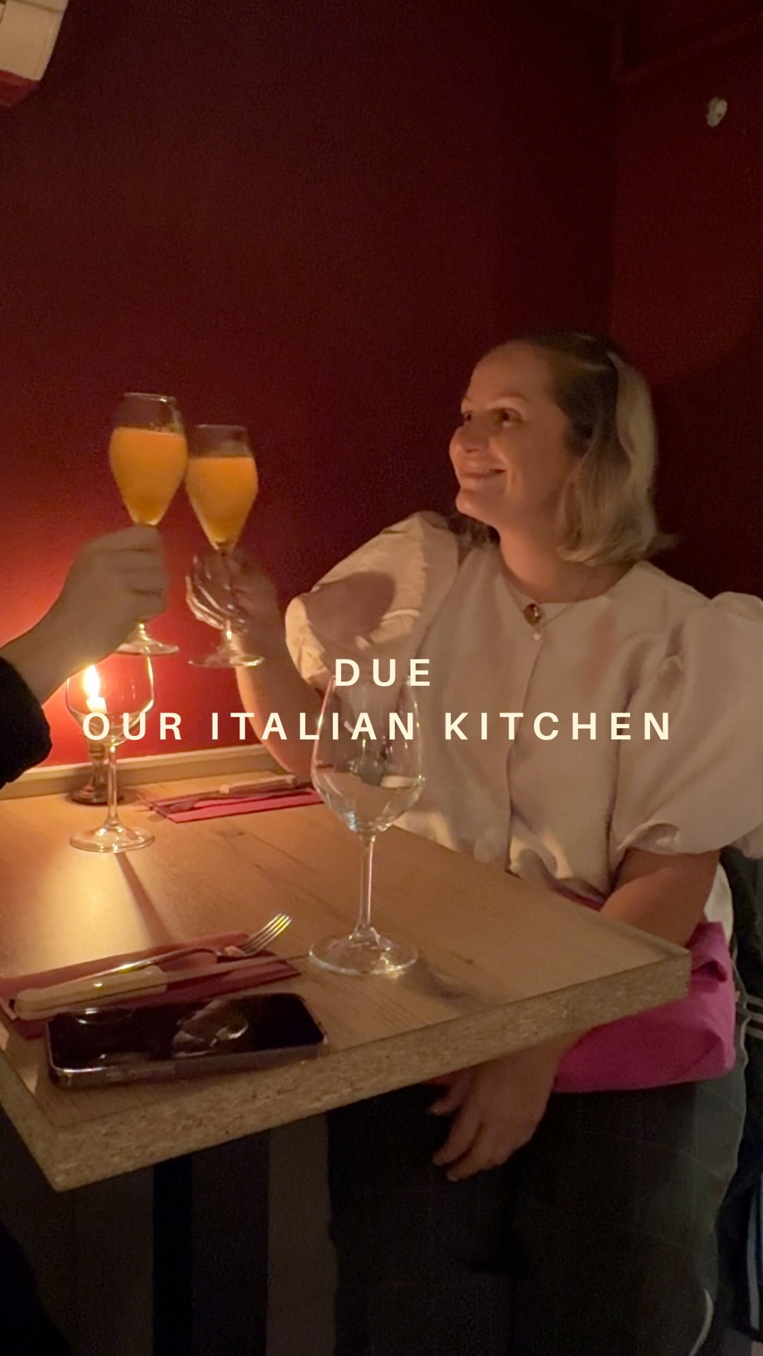 Beendet. Gewonnen hat @martina_klimpel ✨ Werbung wegen Gewinnspiel ✨
Zu gewinnen: Ein 5 Gänge Candlelight Dinner für zwei Personen bei DUE inklusive Aperitivo.
Der Gutschein ist ein Jahr gültig
So nimmst du teil:
❤️ Reel liken
💬 kommentieren mit wem du dieses Dinner genießen würdest
📲 das Reel in deiner Story posten und mich @mileiki_mallorca sowie @due.palma markieren
✨ extra Gewinnchance wenn du das Reel erneut veröffentlichst
Teilnahmebedingungen
• Teilnahme ab 18 Jahren
• Keine Barauszahlung
• Nicht kombinierbar mit Rabatten
• Gutschein einlösbar bis 11.12.2026
• Gewinnspiel endet am 10.12.2025 um 19 Uhr
• Gewinner wird per DM benachrichtigt
• Das Gewinnspiel steht in keinerlei Zusammenhang mit Instagram
Wenn du gerade deinen nächsten Mallorca Trip planst oder Winter und Weihnachtszeit auf Mallorca verbringst dann setz dir diesen Spot unbedingt auf die Liste.
📍DUE – Our Italian Kitchen
C del Conquistador 6
07001 Palma Illes Balears Spanien
Für mehr Mallorca Tipps Travel Guide Inspiration Winter und Weihnachten auf der Insel unbedingt folgen ☀️🌴✨