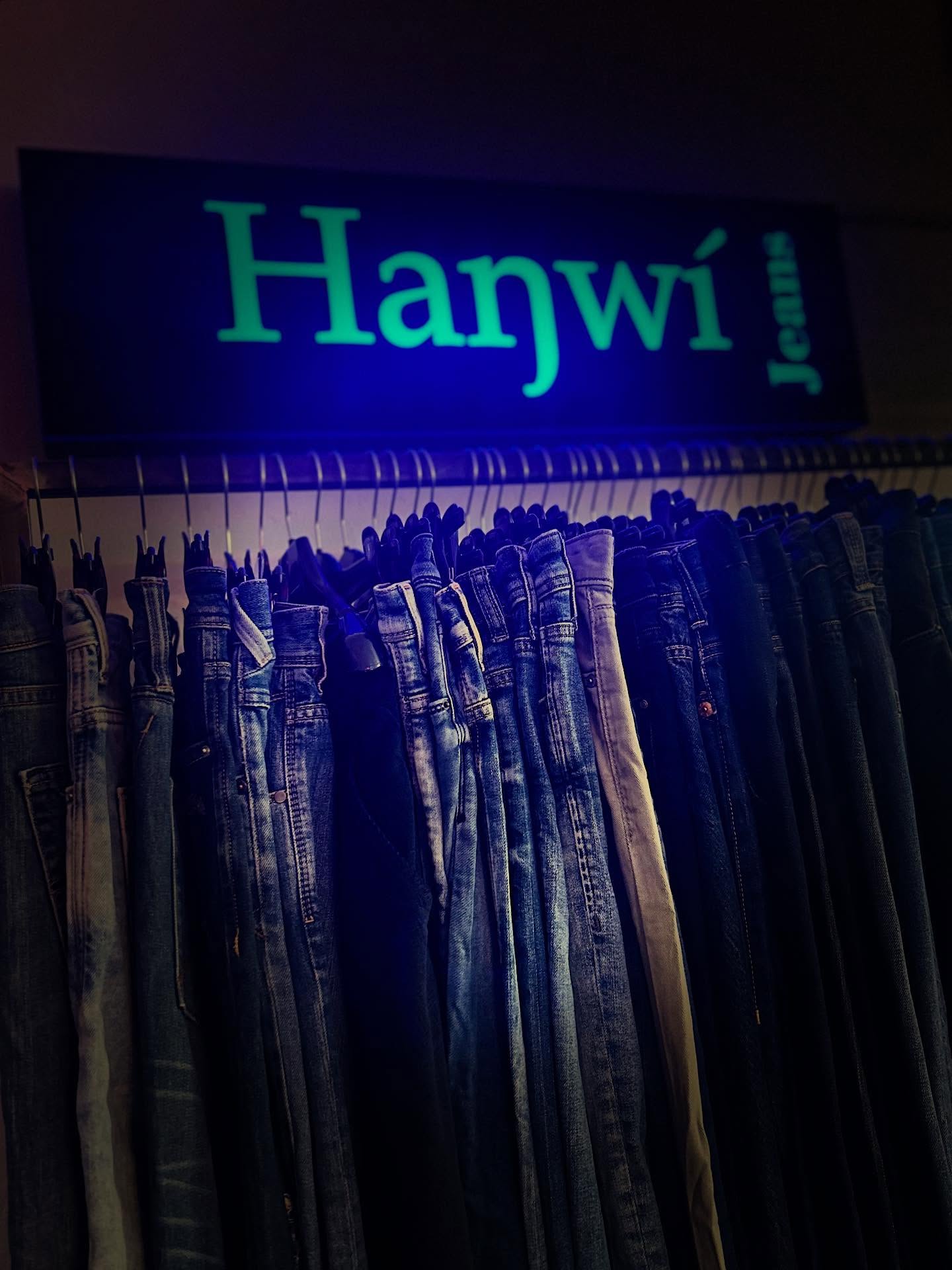 È arrivato il vintage, tantissimi marchi a prezzi unici. Vi aspettiamo