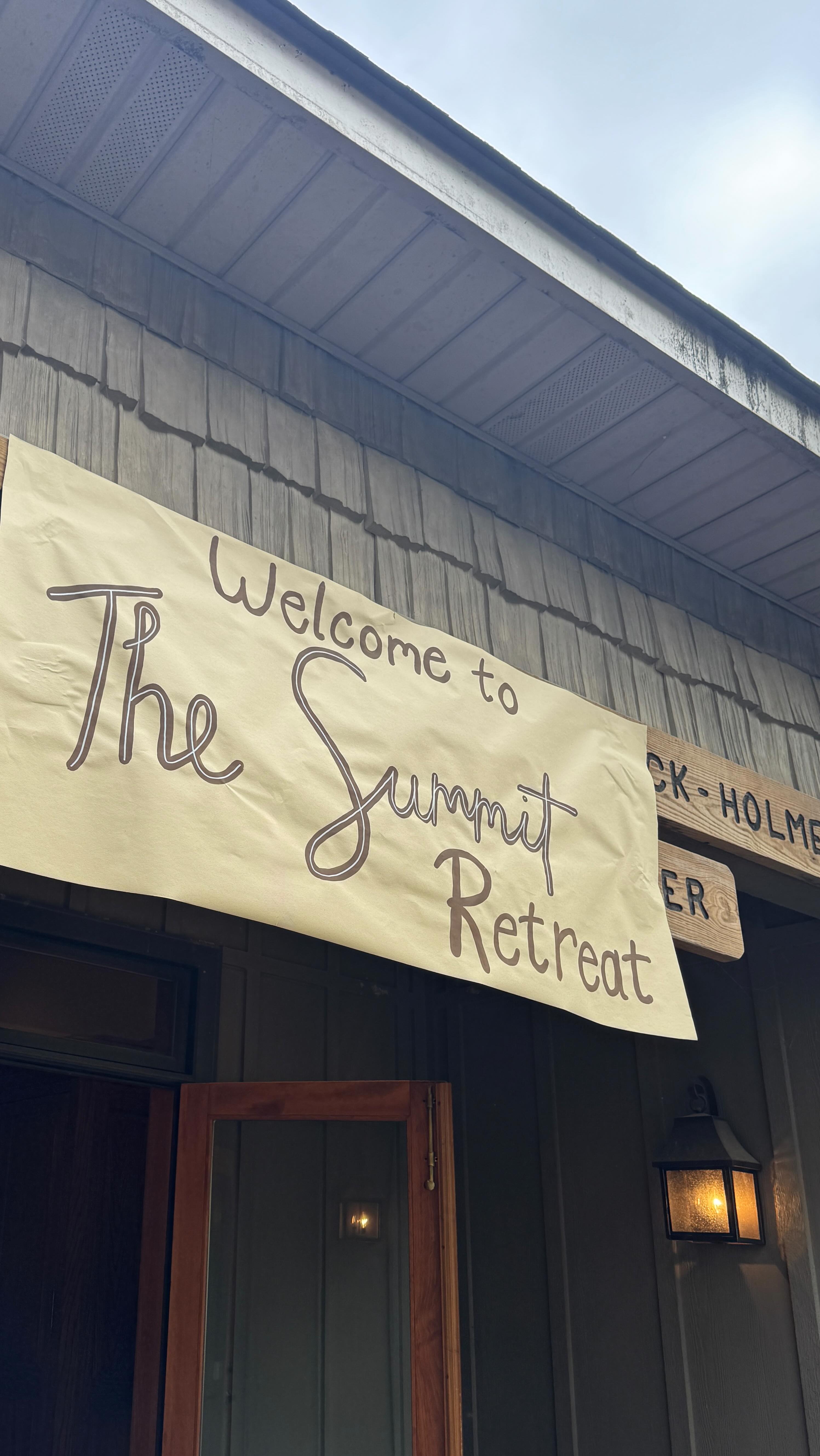 And that's a wrap on Summit Retreat '25!
This past weekend was filled with so much unity, insight, encouragement, and prayer! We had the incredible opportunity to hear and learn from @theoakscollaborative as well as other retreat leaders. Our team is returning with expectant hearts for how the Lord is going to move through Mountain Retreat 2026!