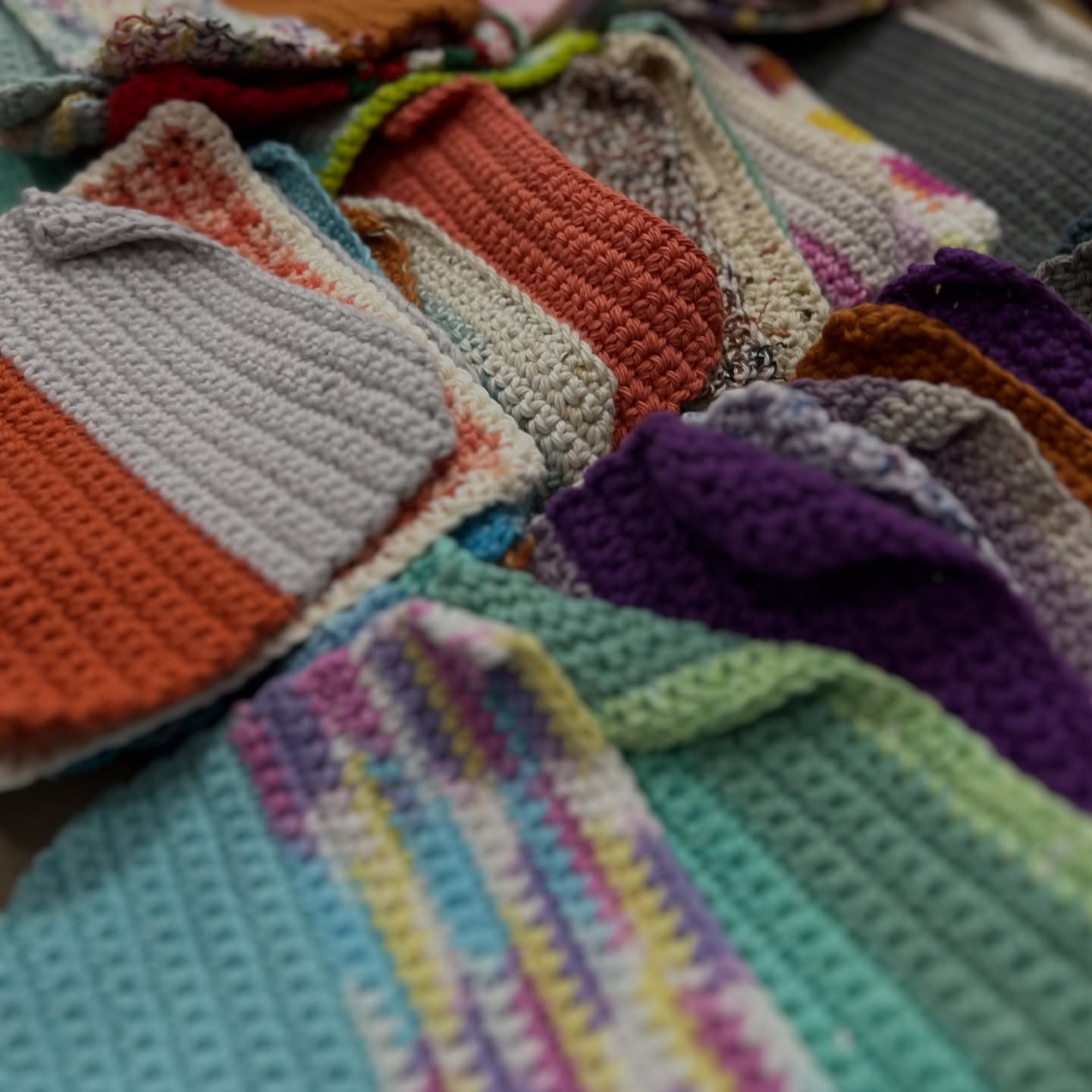 Our craft show is officially underway at Menomonie High School! Both the Commons area and the Fieldhouse are filled with amazing vendors. We are so grateful for everyone who joined us today—thank you for choosing to spend your day with us and for supporting Menomonie High School Boys Soccer.
Enjoy the event!