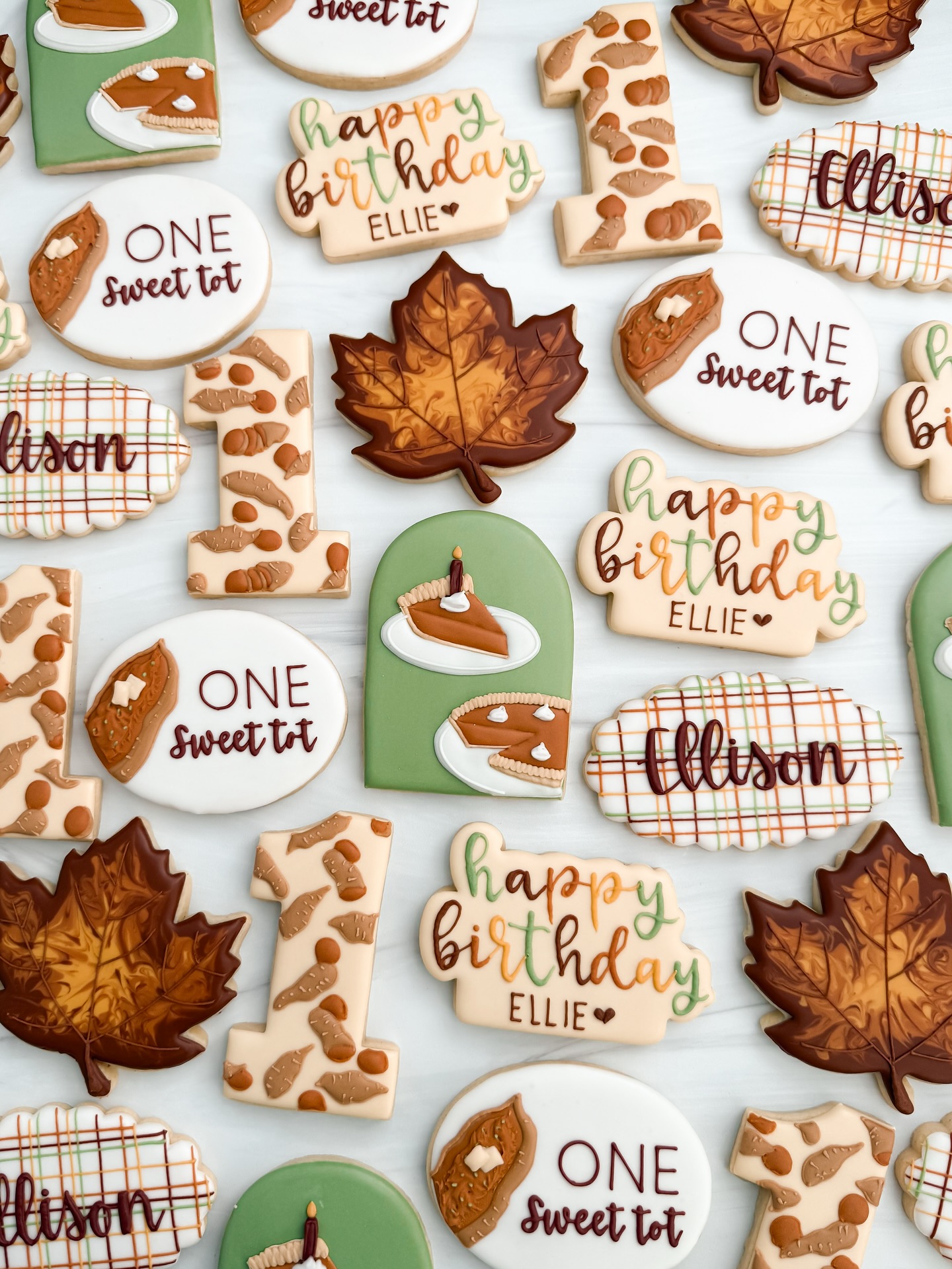 A fall theme I never knew I needed - who would have thought sweet potatoes could be this cute?! 🍠🍂💛
#atlantasweets #atlantabaker #cookiesatlanta #decoratedcookies
#cookieart #smallbusinessaatl #fallcookies #customcookies #cookieartist #firstbirthdaycookies #fallcookies #onesweettot #potatocookies