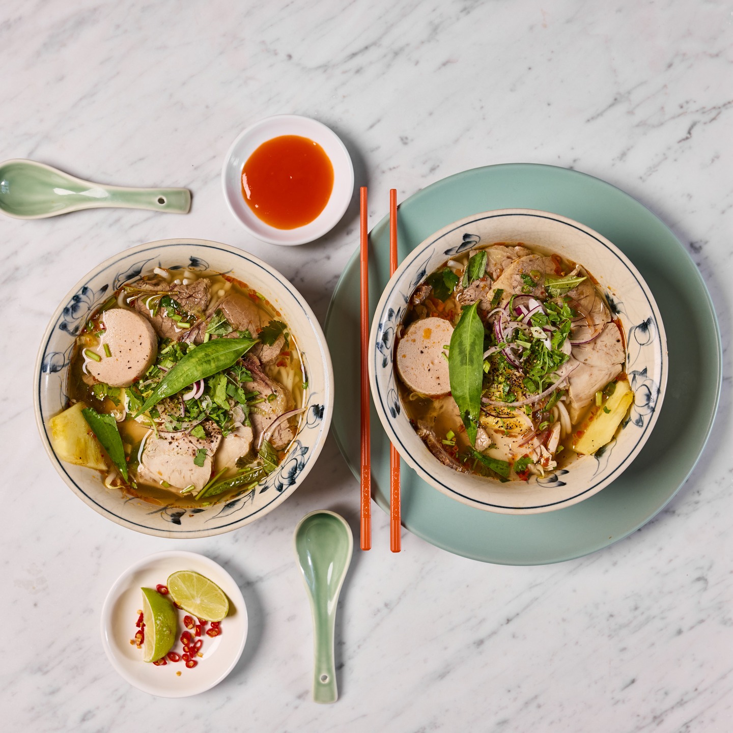 As the days grow shorter and the evenings turn cool, it’s time to shift toward nourishing dishes that warm both body and soul. Bún bò Huế is the perfect autumn comfort - a rich, slow-cooked beef broth that draws out deep, restorative flavours, served with tender slices of meat and a medley of fresh herbs. This vibrant Vietnamese classic energises you for the colder season ahead! 🧣🍜