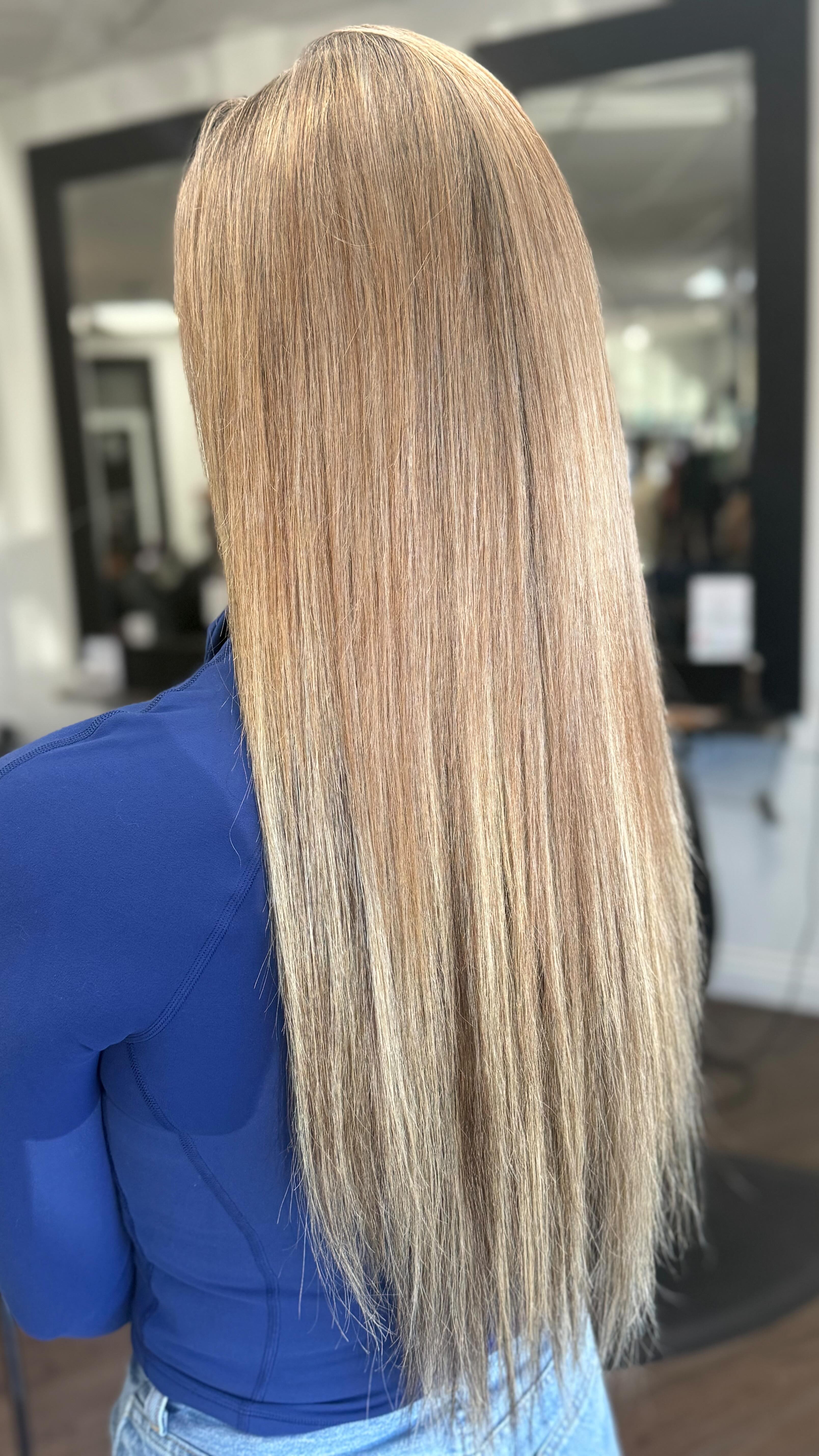 Highlights ✅
Extension Install ✅
Rebooked for Christmas ✅
T minus 5 weeks until Christmas!
#winnipegsalon #winnipeghair #winnipegbusiness #winnipegstylist #eufora #winnipegnails #winnipegshellac