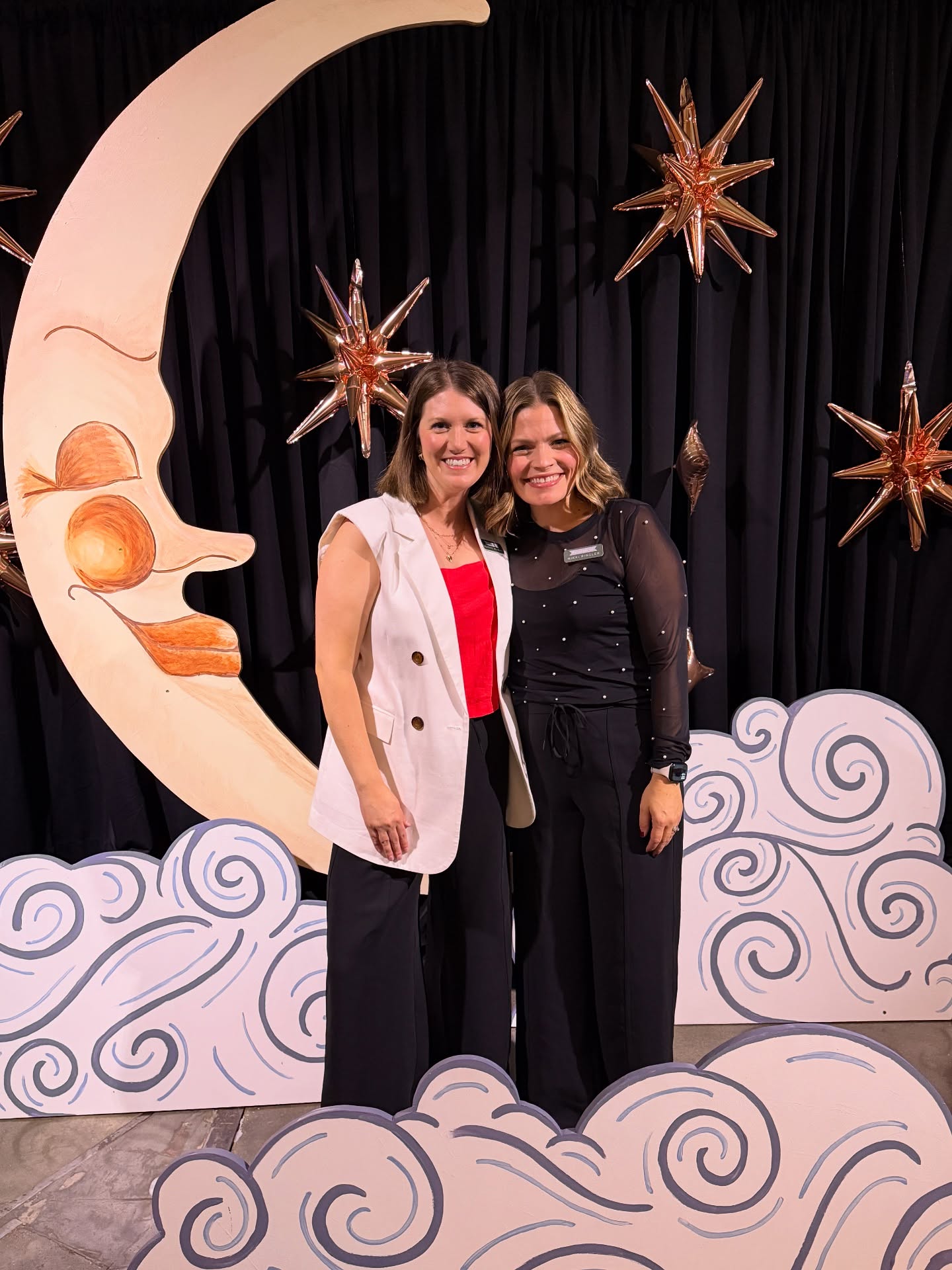 We wrapped up our busiest season yet this weekend. Still pinching ourselves that we get to do this! But we are also working really hard and are proud of ourselves! Thank you for following along and rooting for us ❤️
We have space for ONE more client for 2025! It could be you 🫵🏻