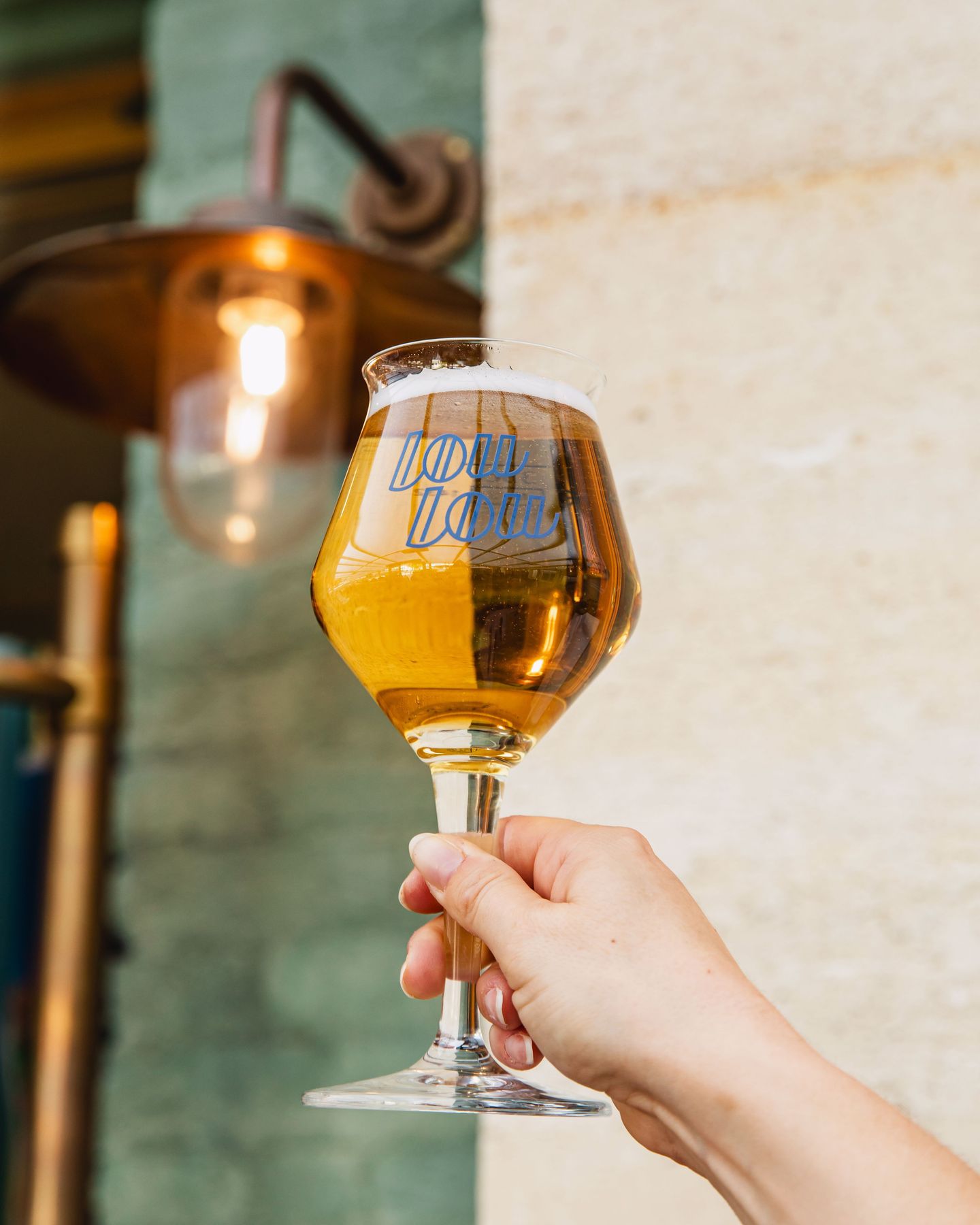 Chez Loulou, Movember est lancé ! 🍻
Tout le mois de novembre, pour chaque pinte Movembeer achetée, 0,50 € seront reversés à la Fondation @movember.
📸 @alicepages