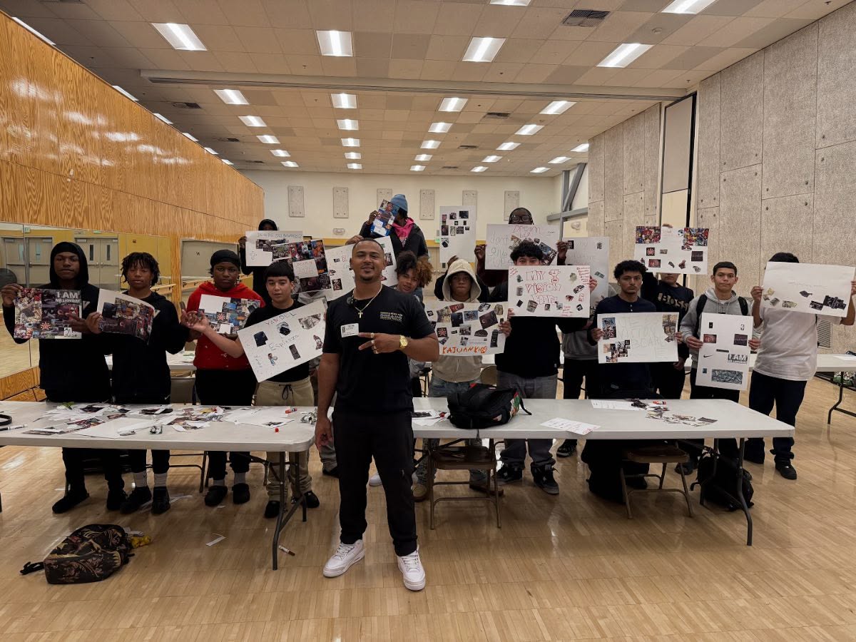 Today we spent time with Young Dreamers on the Westside of San Bernardino who share the same upbringing as our CEO did growing up. The Dream Boards they created were 🔥🔥🔥.
My message to the Young Dreamers was that your Journey isn’t written no matter what “box” people try to put you in. The Journey is experienced.. Don’t worry about doing what somebody else did. We champion our own story’s & Keep Dreaming while doing so 💯.
Shout out to Arroyo Valley HS for having us. Y’all was locked in 💯
@dreamstrainingfacility - It All Starts With A Dream
Keep Dreaming,