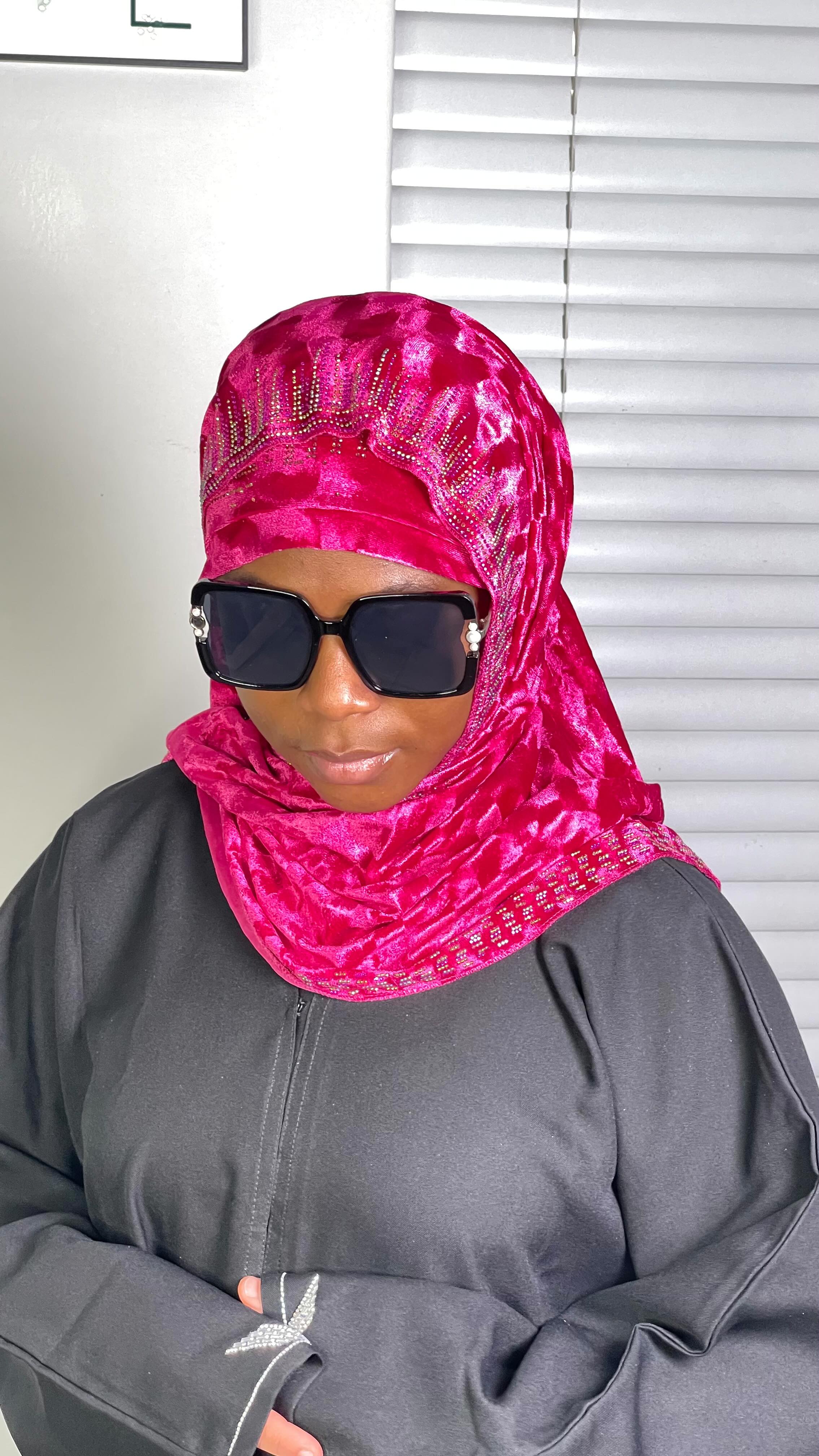 ◽️Cap and shawl
▫️Available in 8 different colors and prints
▫️Price: R200
▫️To order kindly send us a dm or
▫️Kindly click on the link in bio
#cap #turban #jalabiyabyposhmama #explore #post