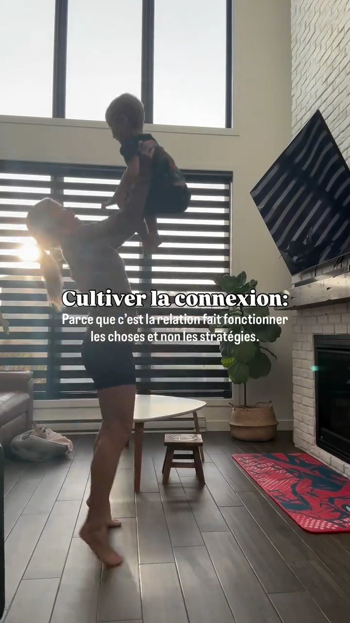 On cherche souvent la bonne stratégie…
Mais au fond, c’est le lien qui fait toute la différence.
✨ Pour d’autres réflexions douces sur la parentalité et le lien, abonne-toi.
*c’est la relation QUI fait fonctionner …
#éducationspécialisée #parentalité #connexion #lienparentenfant