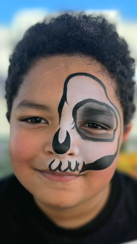 What a blast painting faces and making balloons at Sysco’s Employee Appreciation Day!
Such an awesome group with great energy! 🎉
#Sysco #EmployeeAppreciation #FacePainting #BalloonTwisting #NashvilleEvents #EventEntertainment #DixieLandFacePainting