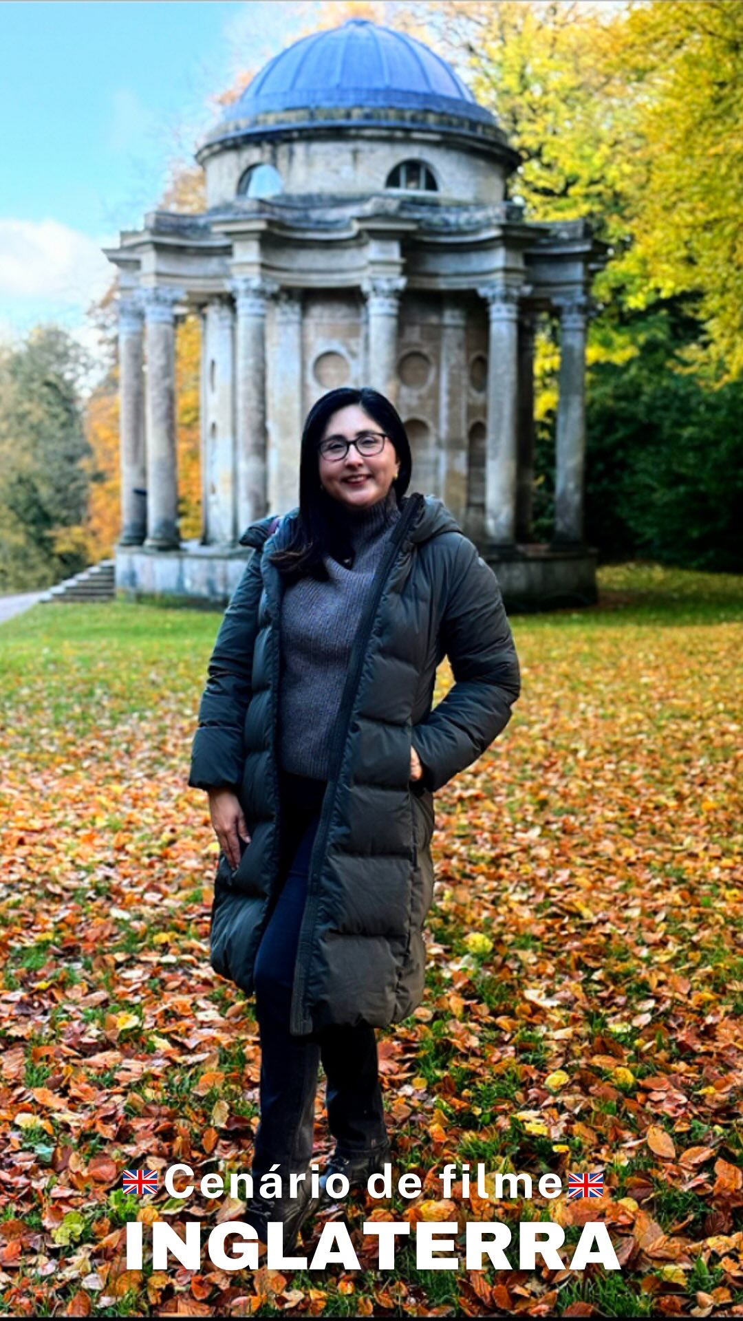 Você sabia que o Stourhead é o cenário da icônica declaração de amor do Sr. Darcy para Elizabeth Bennet no filme Orgulho e Preconceito de 2005?
Entre lagos perfeitos, templos clássicos e trilhas de outono, esse é um dos jardins mais lindos e cinematográficos da Inglaterra.
E dentro da mansão, ainda é possível ver o figurino original usado no filme, um verdadeiro tesouro para os fãs de Jane Austen.
Fizemos um tour completo por Stourhead, mostrando cada detalhe desse lugar histórico e apaixonante.
💬 Comenta JARDIM DE FILME que te enviamos o link direto do vídeo no nosso canal.
Se você ama lugares culturais, cinematográficos e cheios de história, segue as Irmãs Viajantes, sempre explorando o lado mais autêntico da Inglaterra. 🇬🇧
#irmasviajantes #inglaterra #orgulhoepreconceito #janeausten